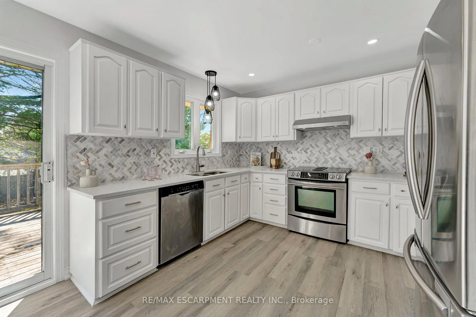 Photo 13 of 216 Sioux Road, Hamilton, Ancaster — HOMEH