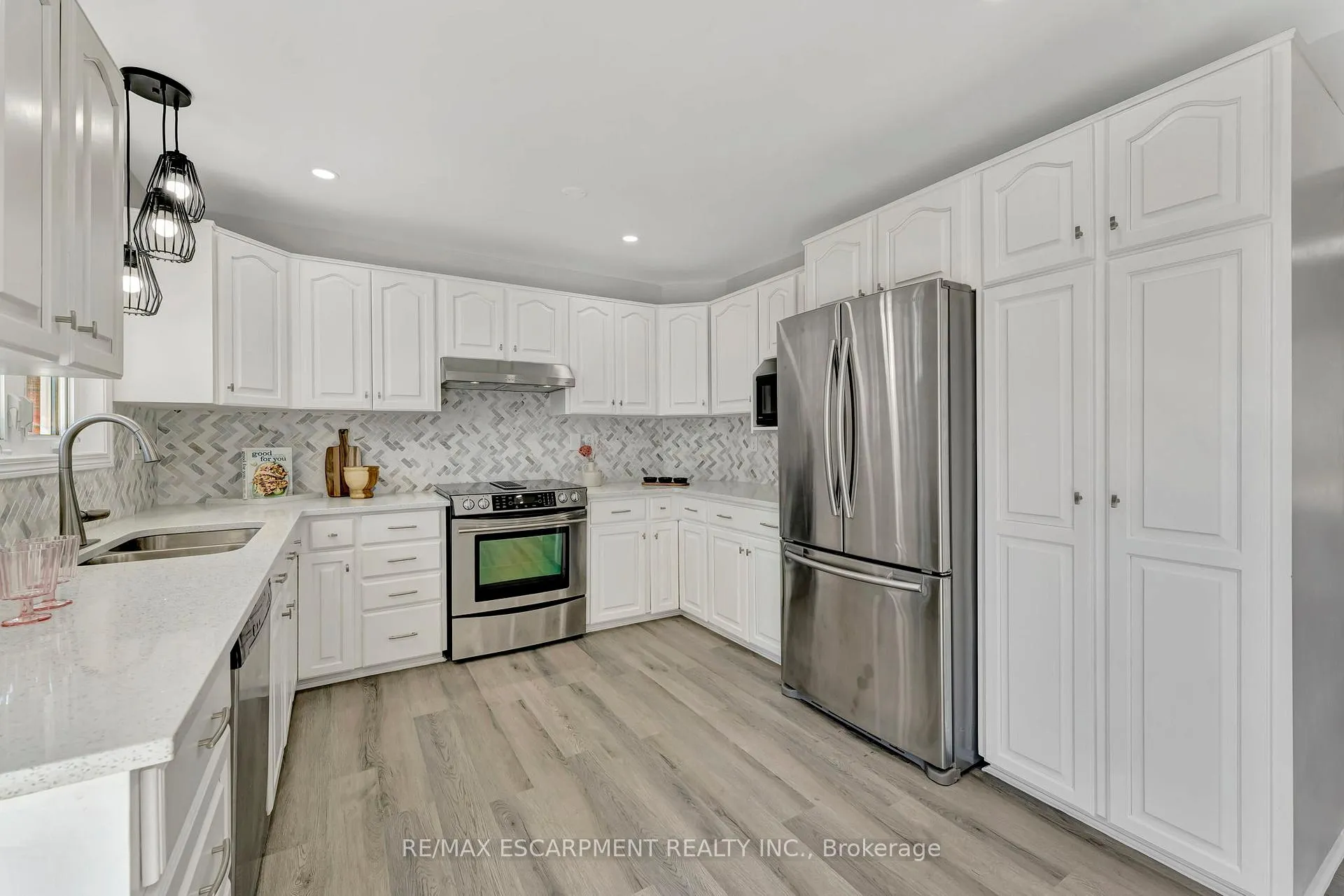 Photo 14 of 216 Sioux Road, Hamilton, Ancaster — HOMEH