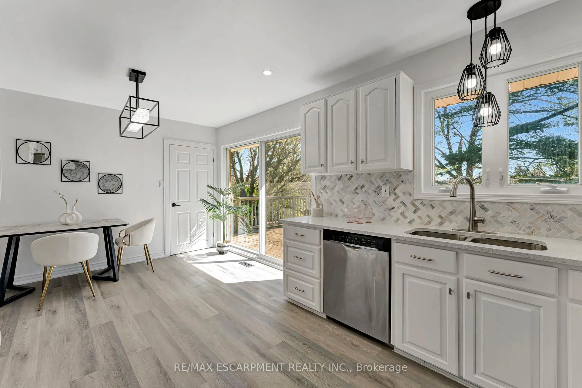 Photo 16 of 216 Sioux Road, Hamilton, Ancaster — HOMEH