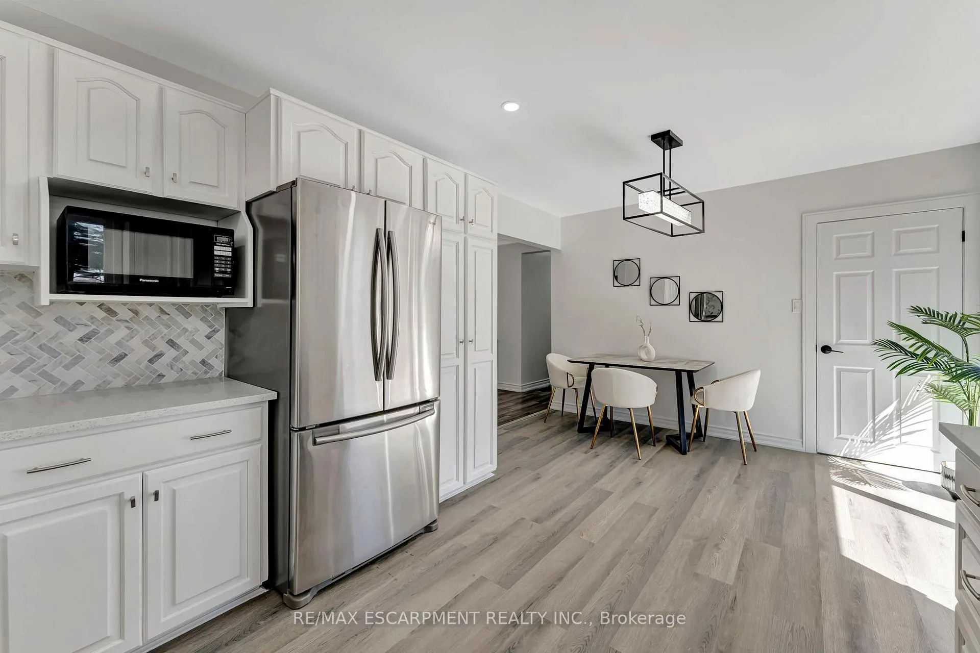 Photo 17 of 216 Sioux Road, Hamilton, Ancaster — HOMEH