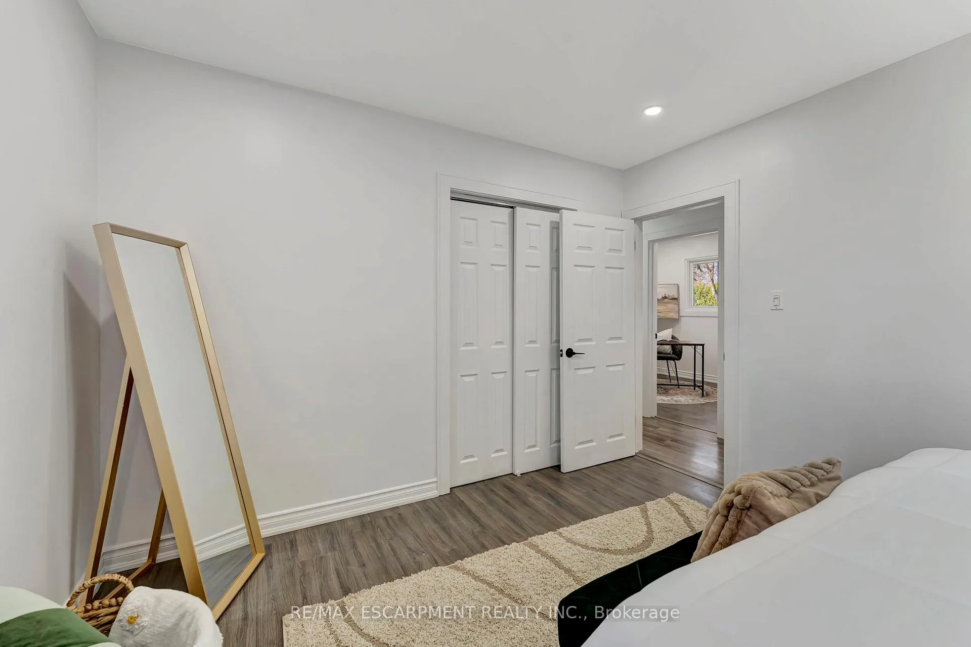 Photo 23 of 216 Sioux Road, Hamilton, Ancaster — HOMEH