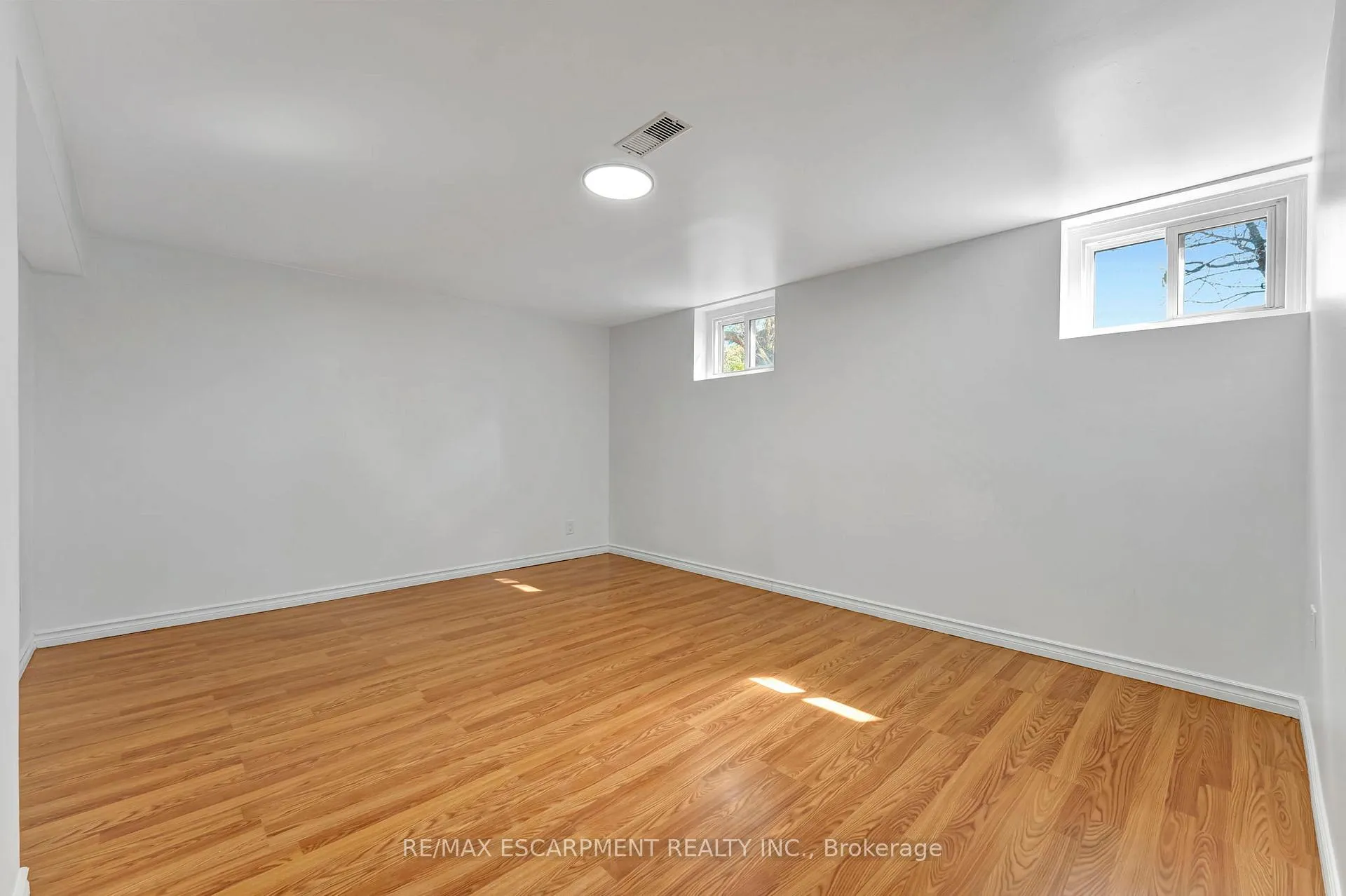 Photo 31 of 216 Sioux Road, Hamilton, Ancaster — HOMEH