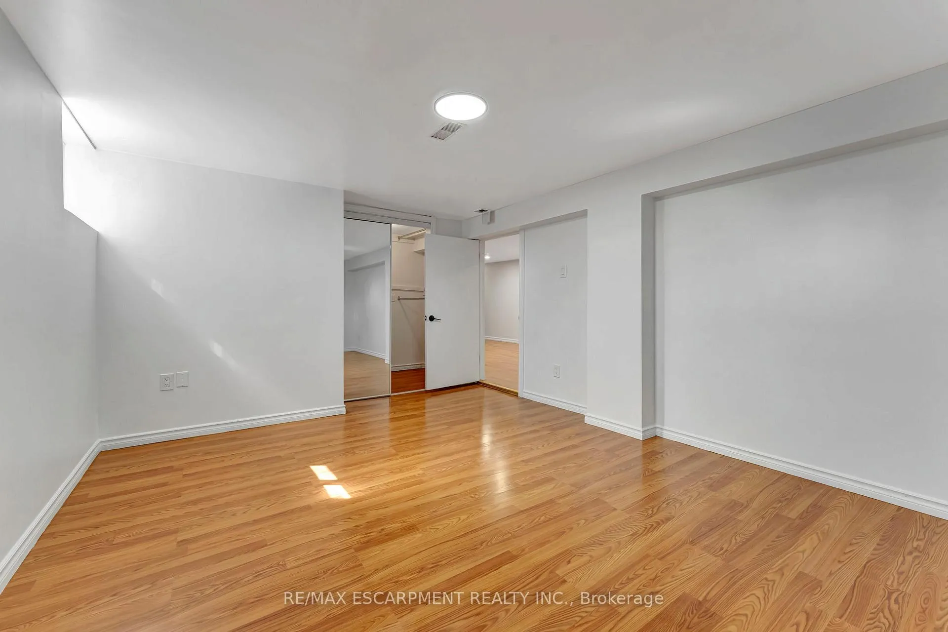Photo 32 of 216 Sioux Road, Hamilton, Ancaster — HOMEH