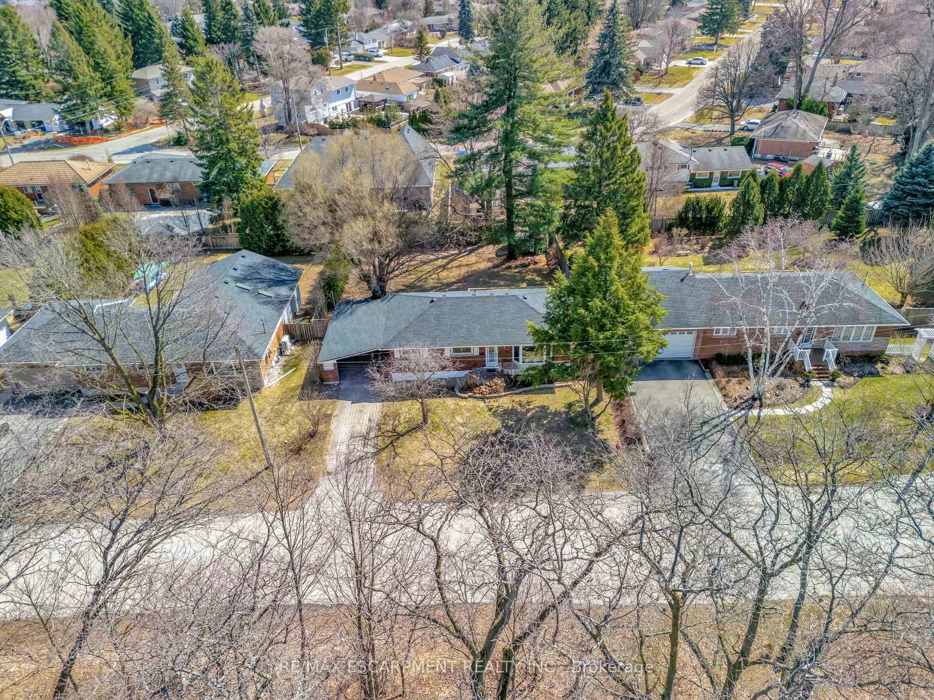 Photo 45 of 216 Sioux Road, Hamilton, Ancaster — HOMEH