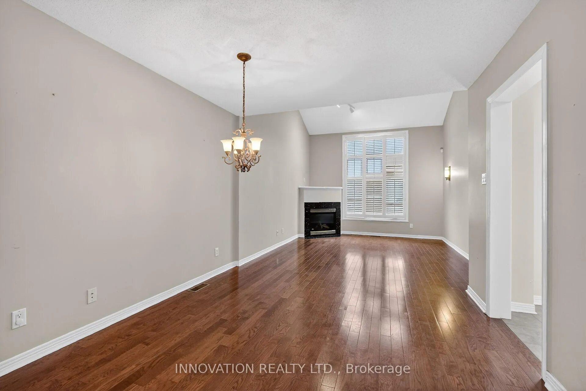 Photo 7 of 32 Kettleby Street S, Ottawa, Kanata - Beaverbrook — HOMEH