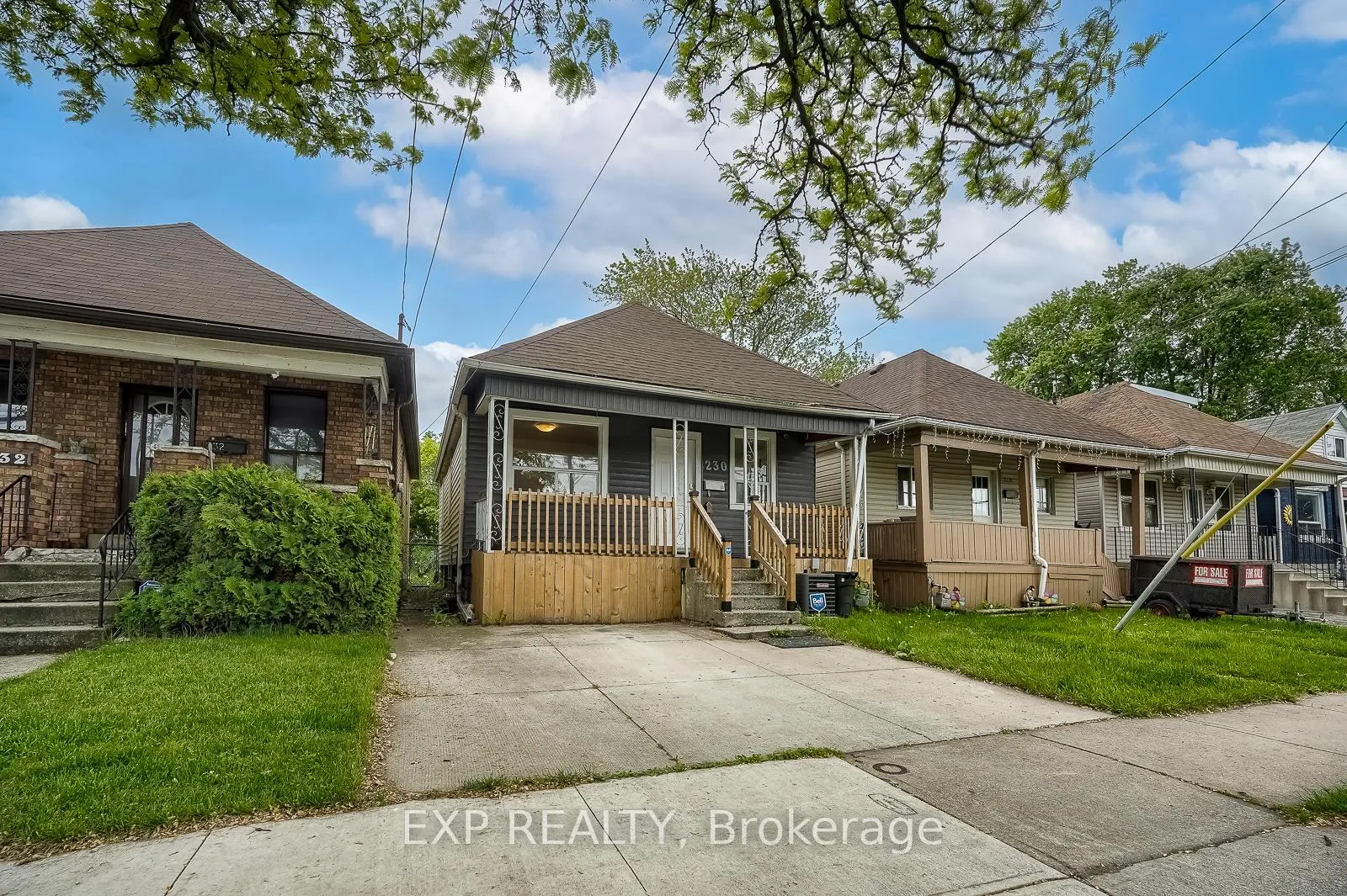 Photo 3 of 230 McAnulty Boulevard, Hamilton, Crown Point — HOMEH