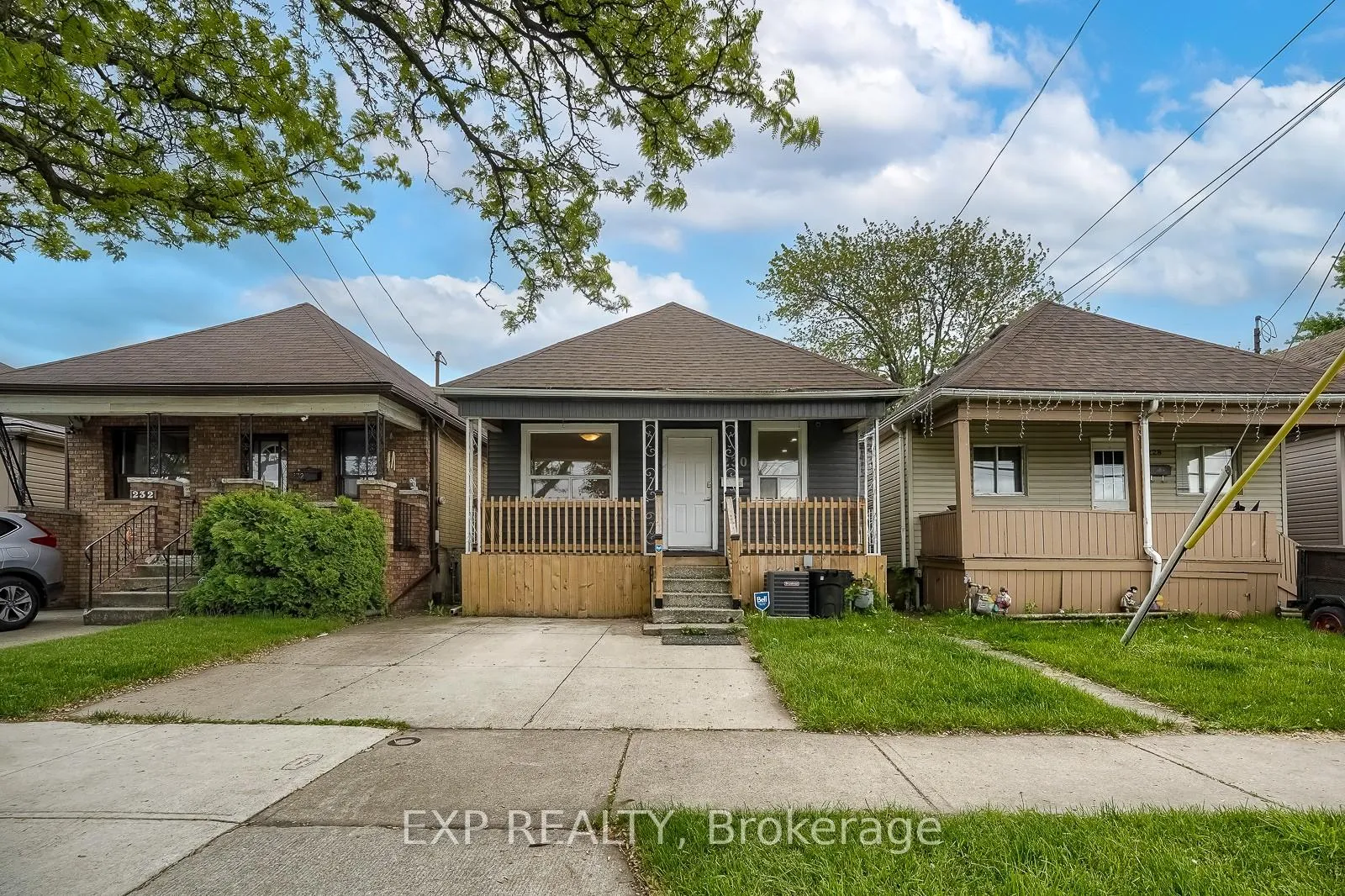 Photo 4 of 230 McAnulty Boulevard, Hamilton, Crown Point — HOMEH