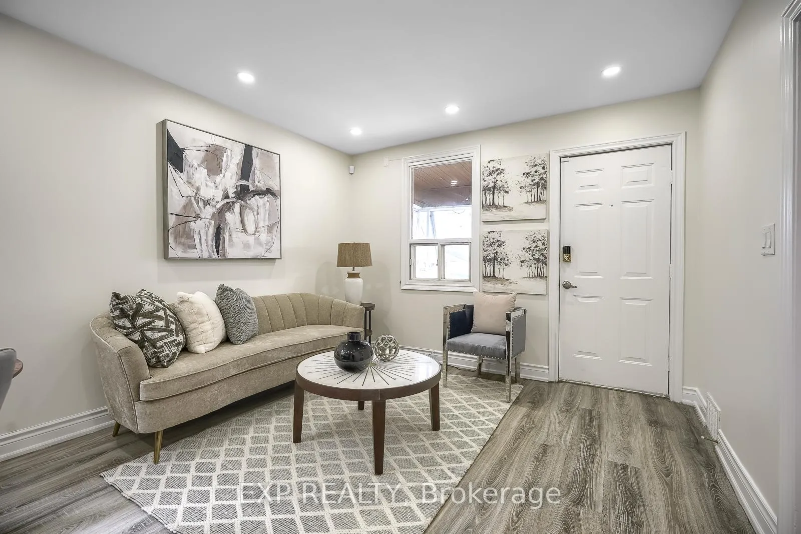 Photo 5 of 230 McAnulty Boulevard, Hamilton, Crown Point — HOMEH