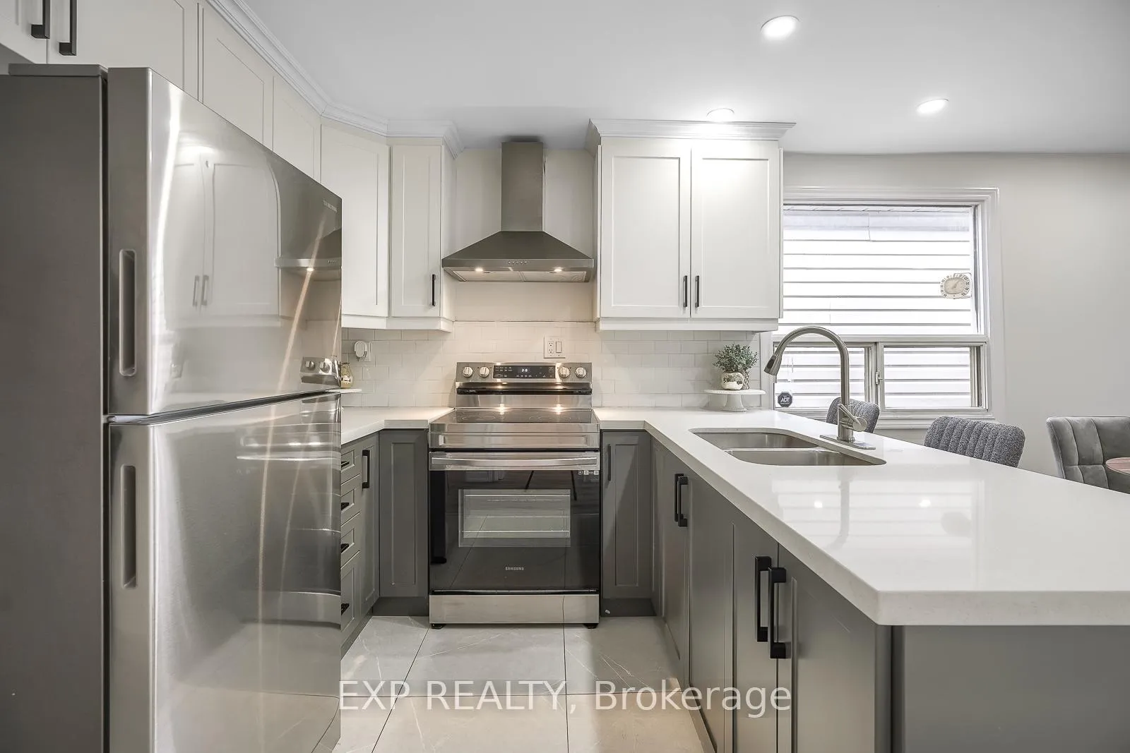 Photo 12 of 230 McAnulty Boulevard, Hamilton, Crown Point — HOMEH