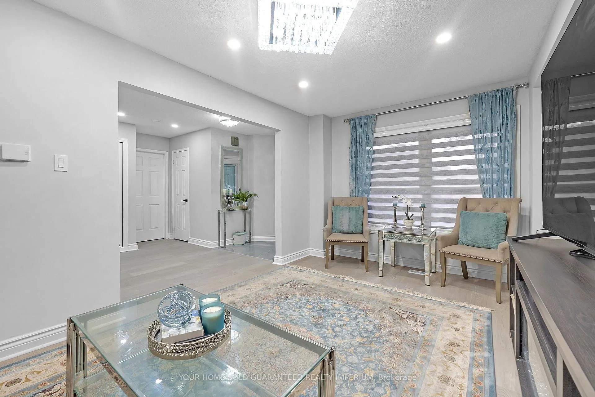 Photo 4 of 707 Mountjoy Court, Oshawa, Pinecrest — HOMEH