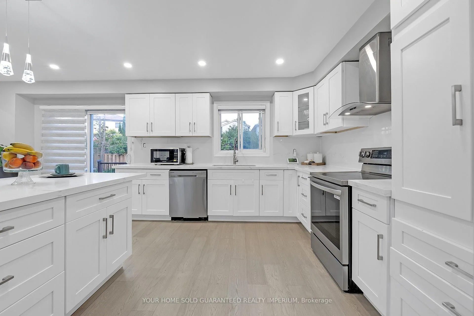 Photo 5 of 707 Mountjoy Court, Oshawa, Pinecrest — HOMEH