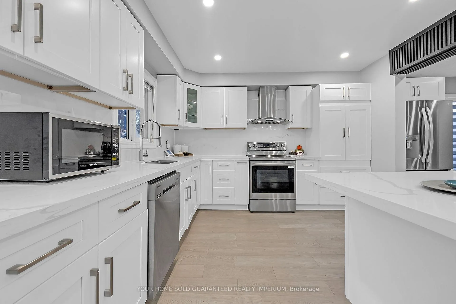Photo 7 of 707 Mountjoy Court, Oshawa, Pinecrest — HOMEH