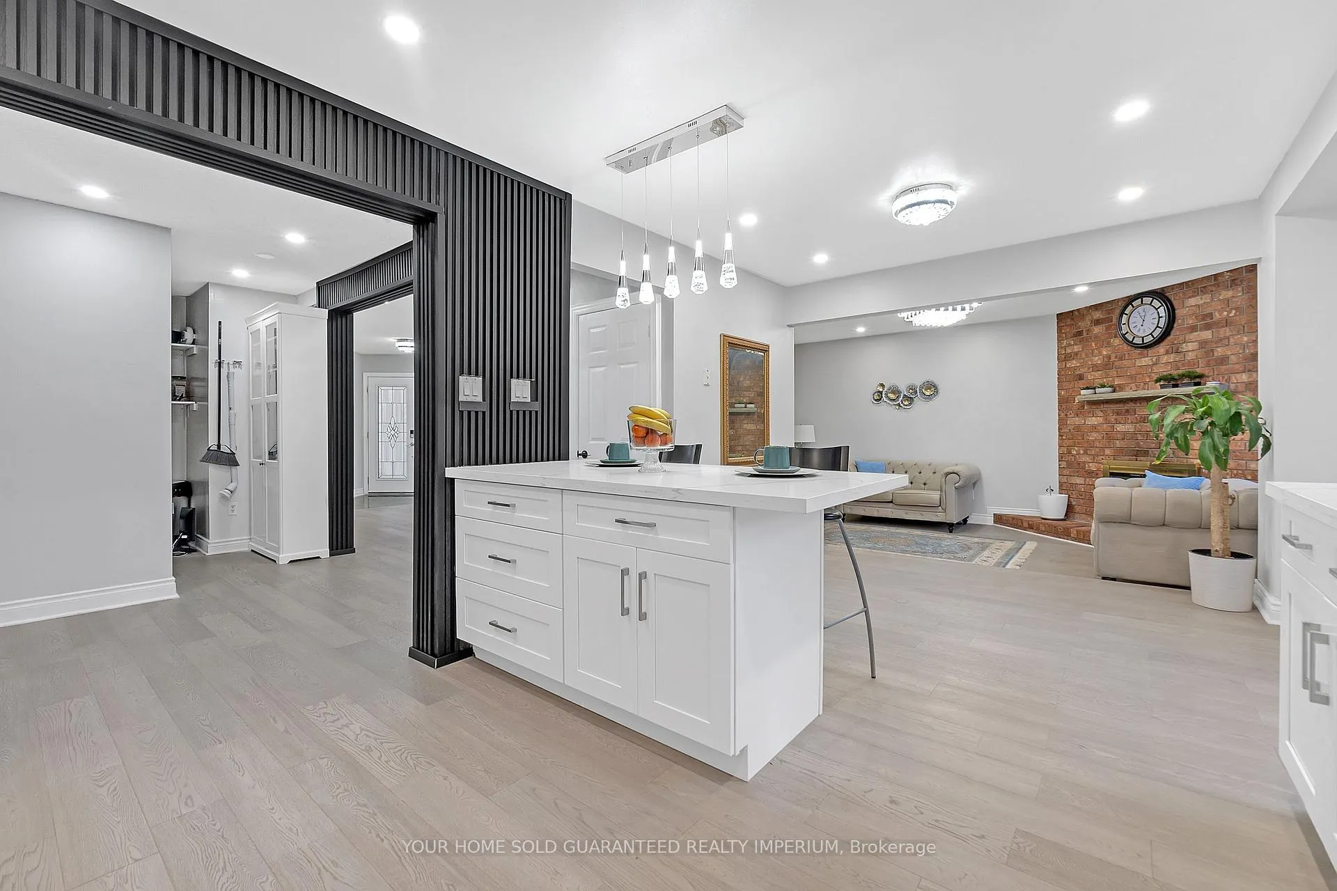 Photo 8 of 707 Mountjoy Court, Oshawa, Pinecrest — HOMEH