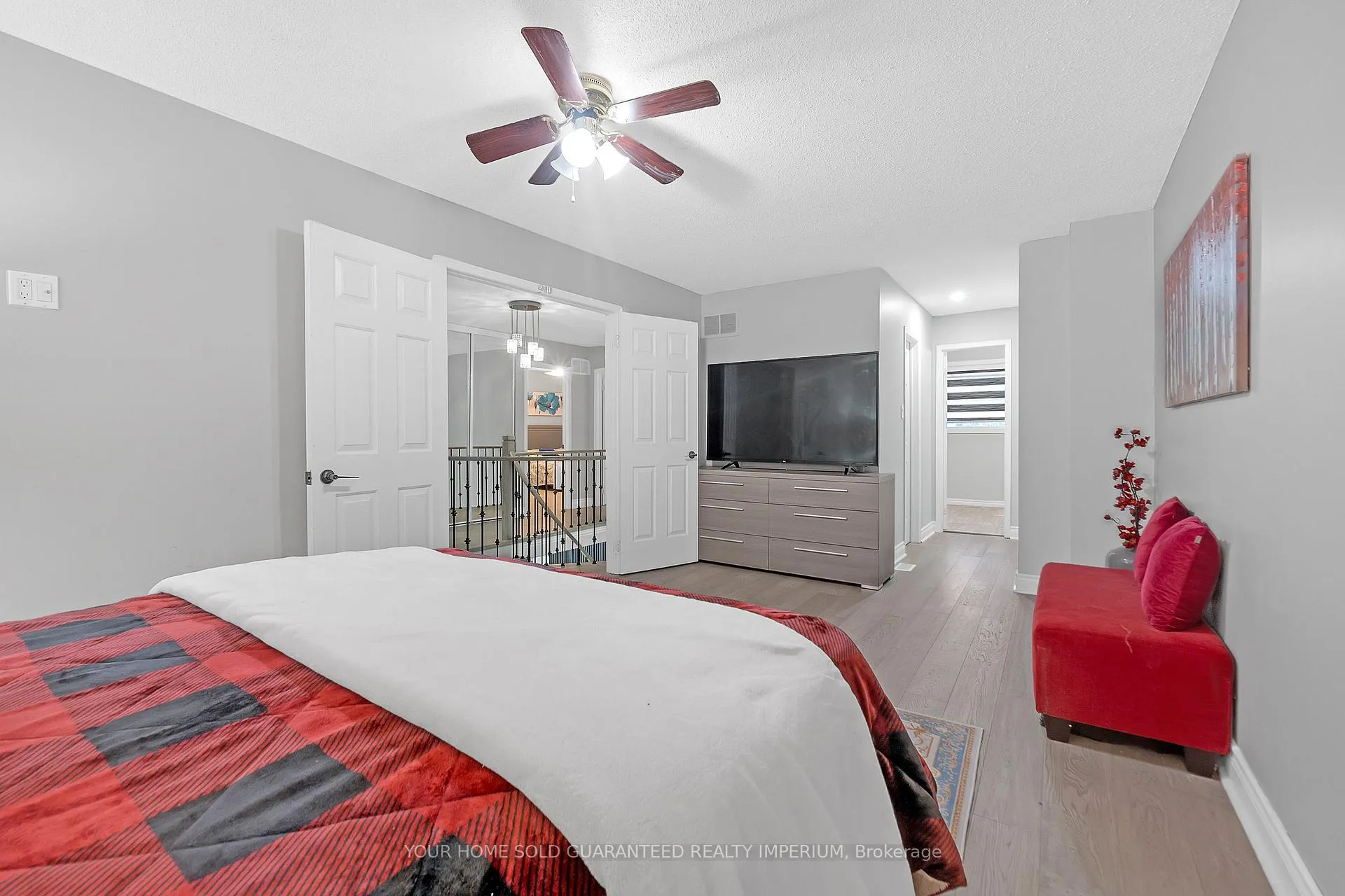 Photo 10 of 707 Mountjoy Court, Oshawa, Pinecrest — HOMEH