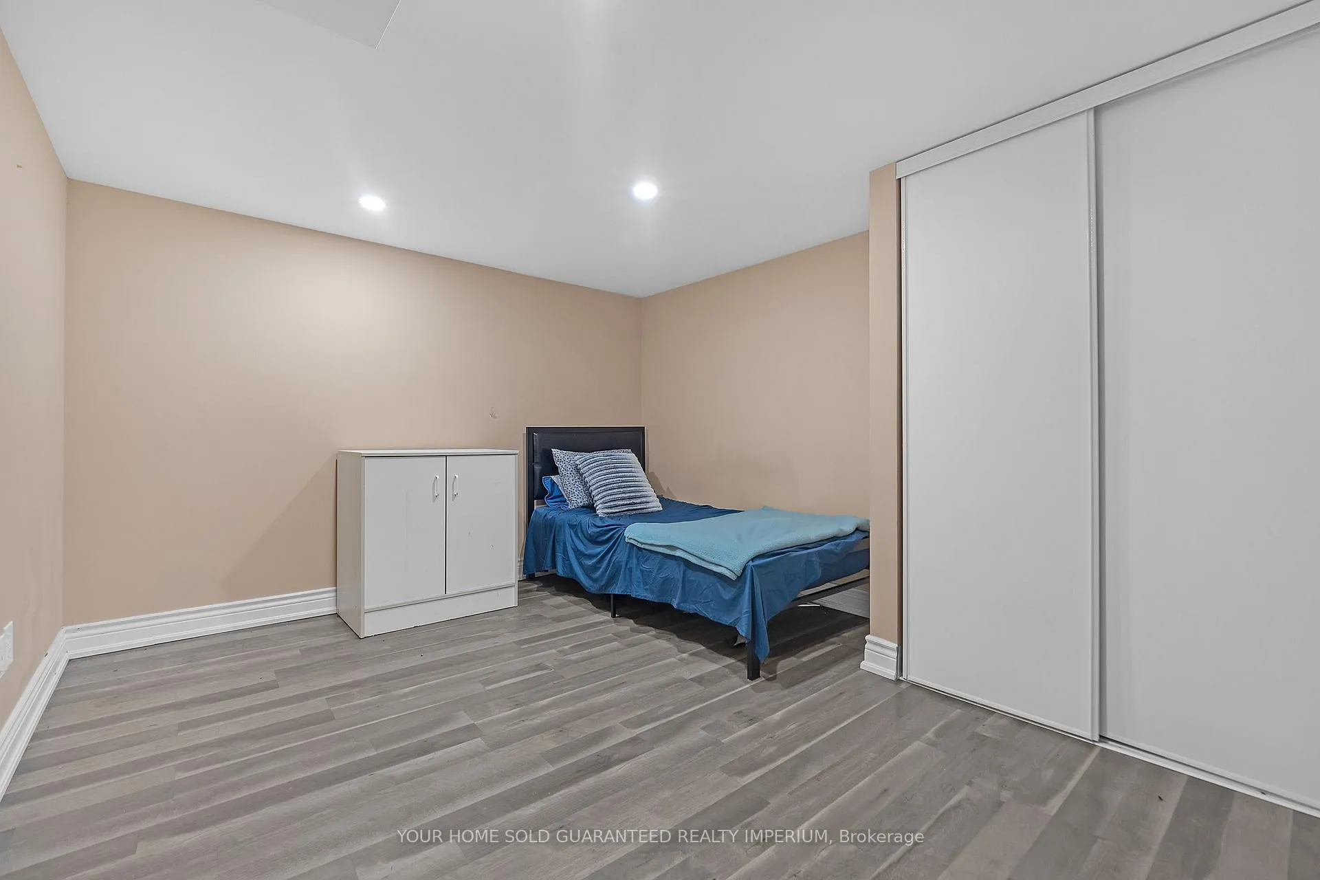 Photo 19 of 707 Mountjoy Court, Oshawa, Pinecrest — HOMEH