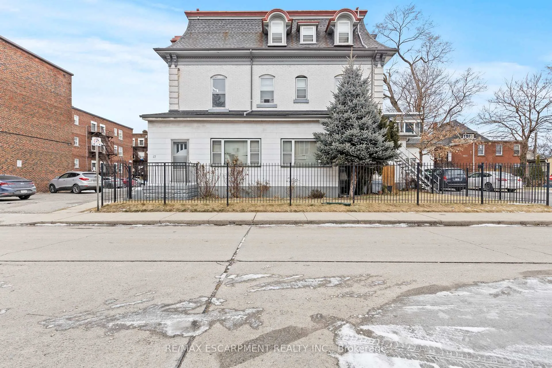 Photo 4 of 17 Webber Avenue, Hamilton, Stinson — HOMEH