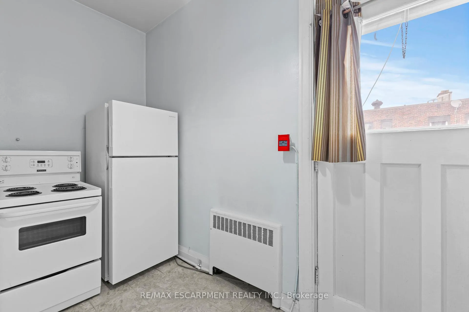 Photo 16 of 17 Webber Avenue, Hamilton, Stinson — HOMEH