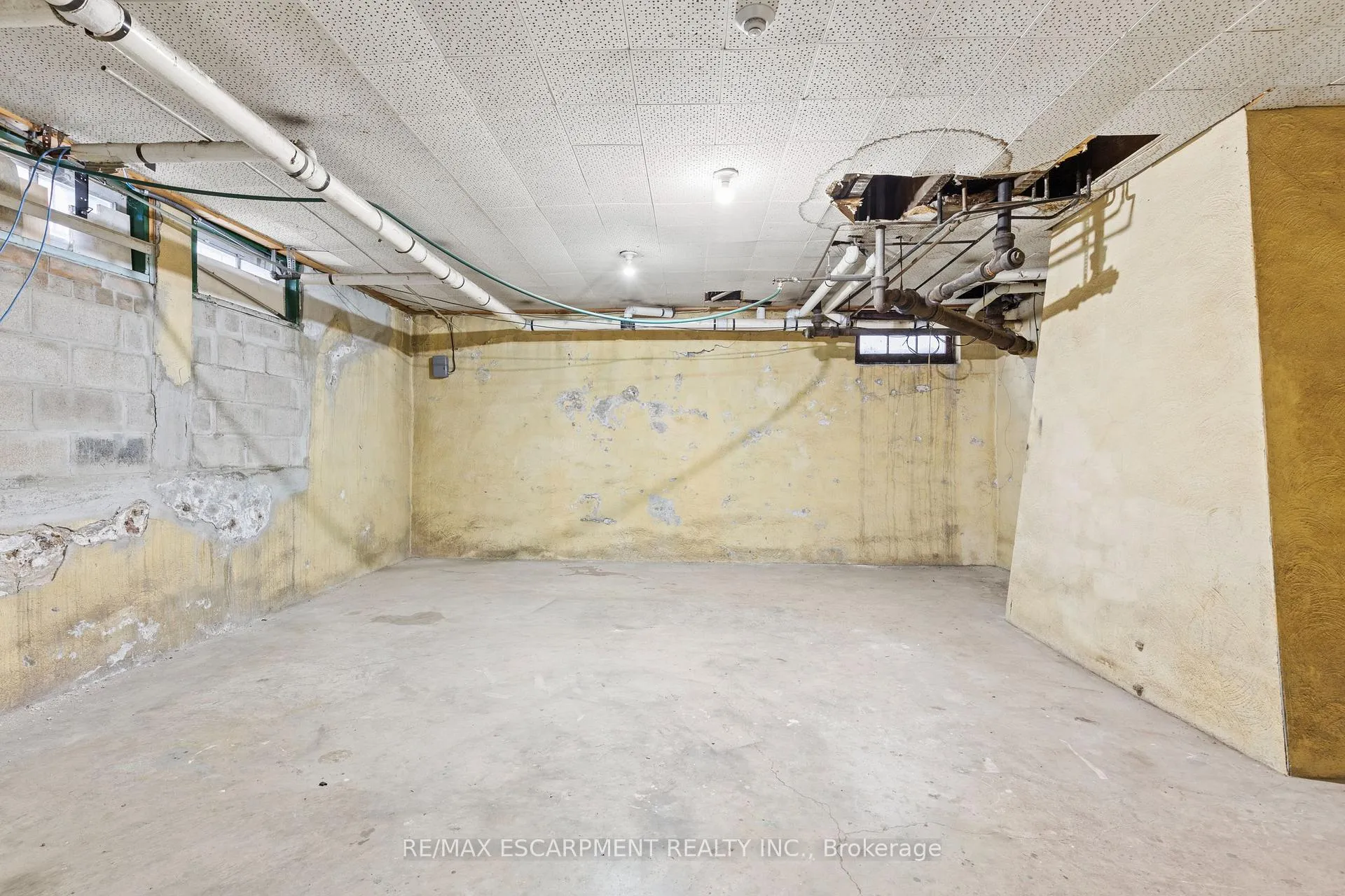 Photo 29 of 17 Webber Avenue, Hamilton, Stinson — HOMEH