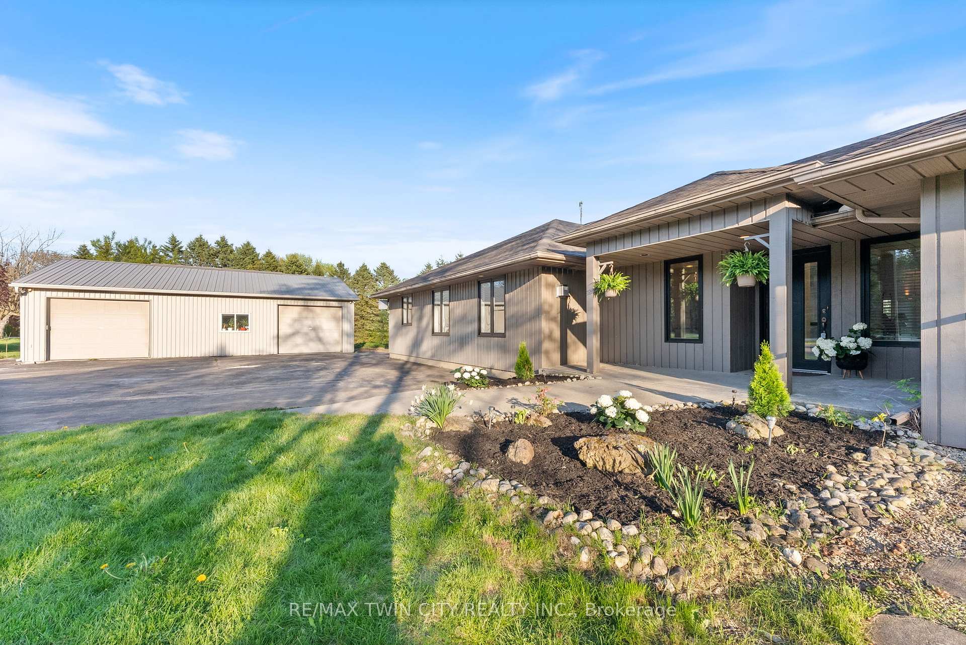 Photo 10 of 37 River Road, Brant, Brantford Twp — HOMEH