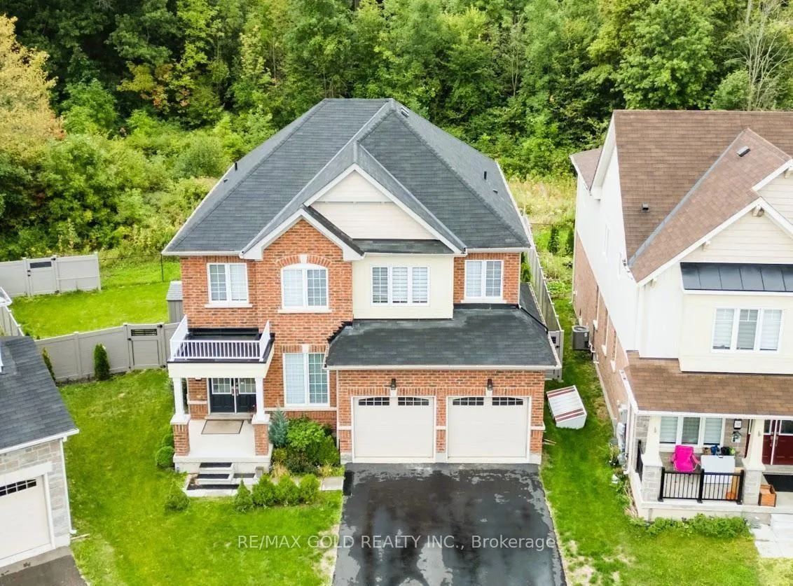 Front of 7892 Odell Crescent