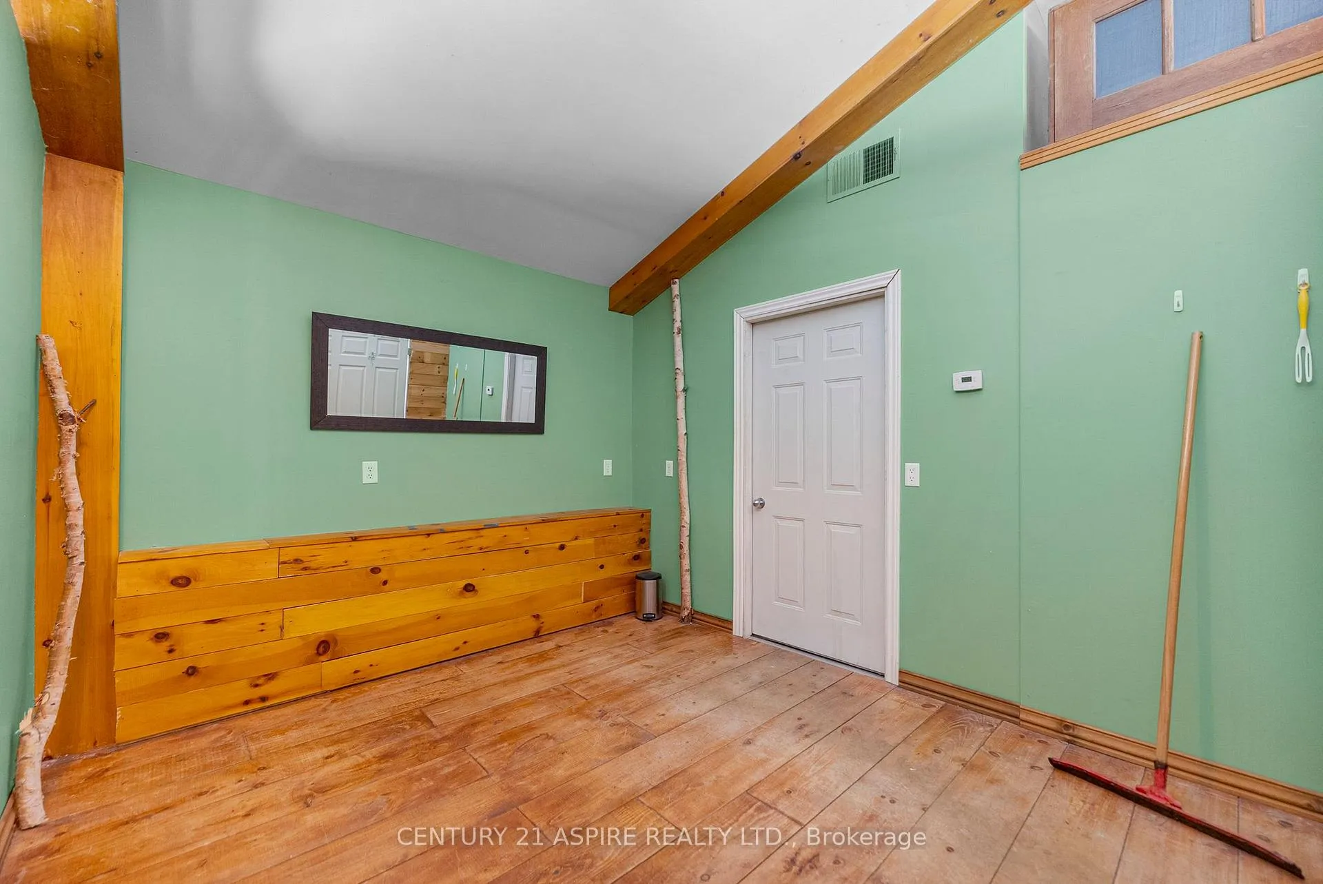Photo 17 of 400 Calabogie Road, McNab/Braeside, Mcnab/Braeside Twps — HOMEH