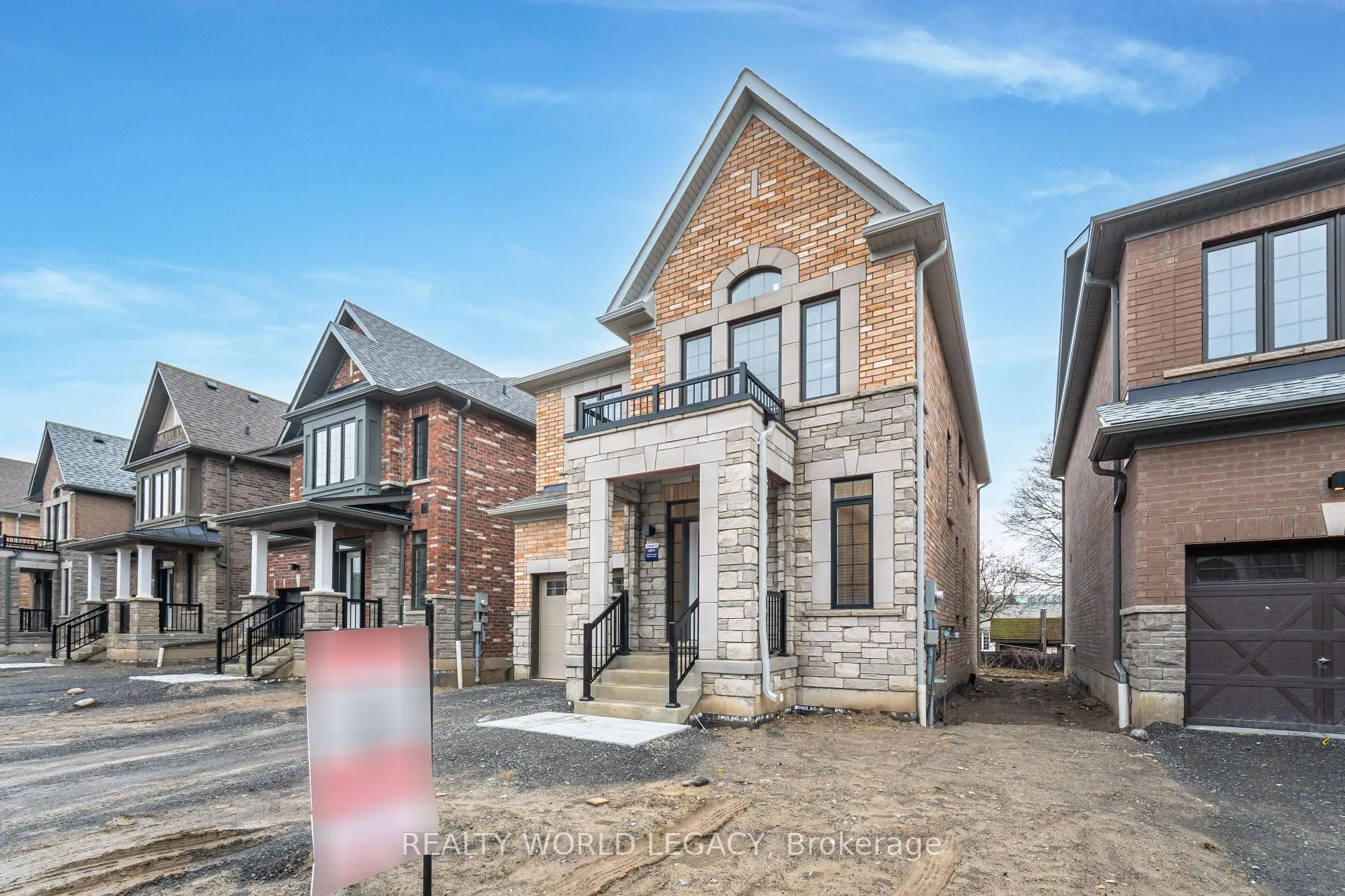 Photo 5 of 22 Frank Lloyd Wright Street, Whitby, Downtown Whitby — HOMEH