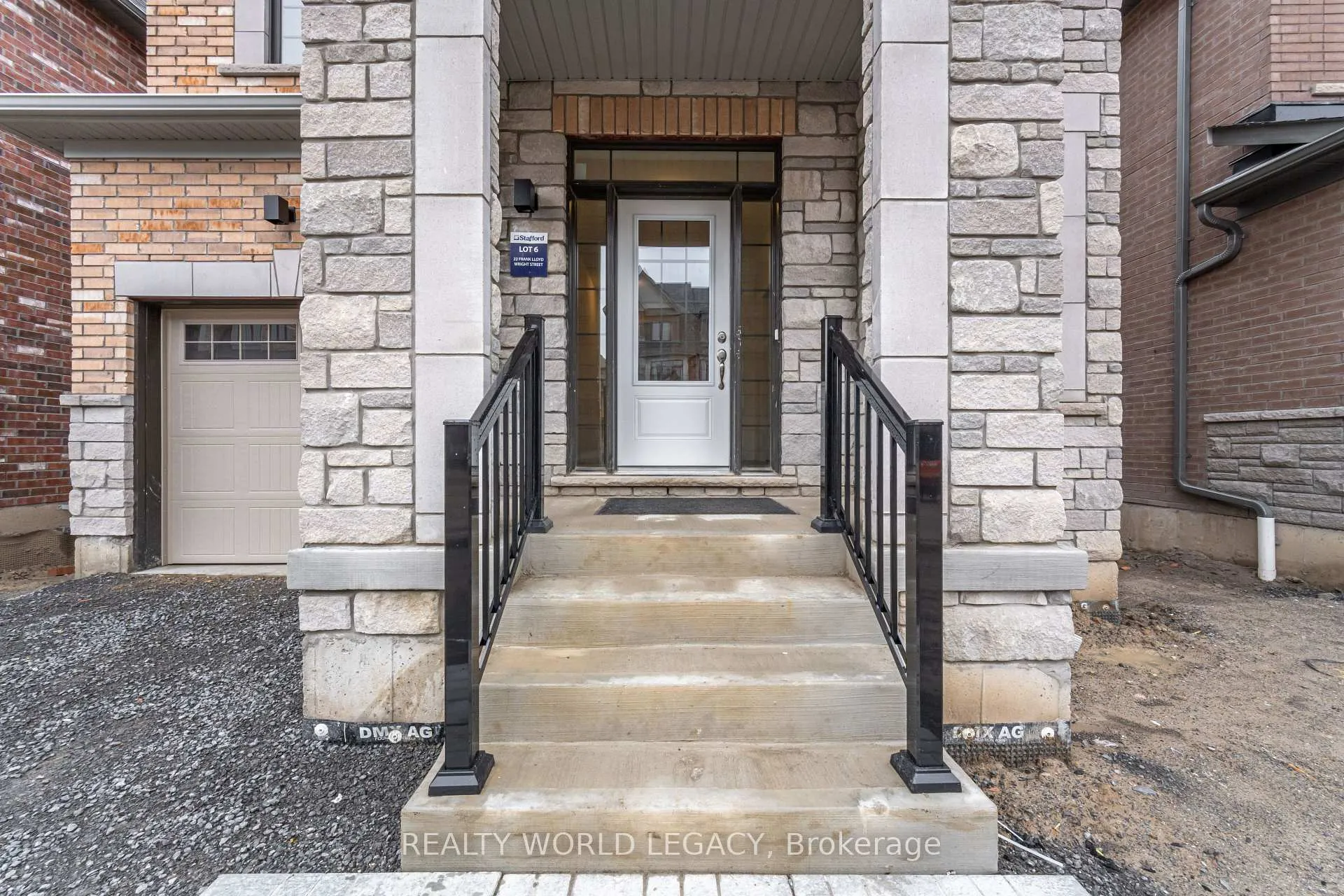 Photo 6 of 22 Frank Lloyd Wright Street, Whitby, Downtown Whitby — HOMEH