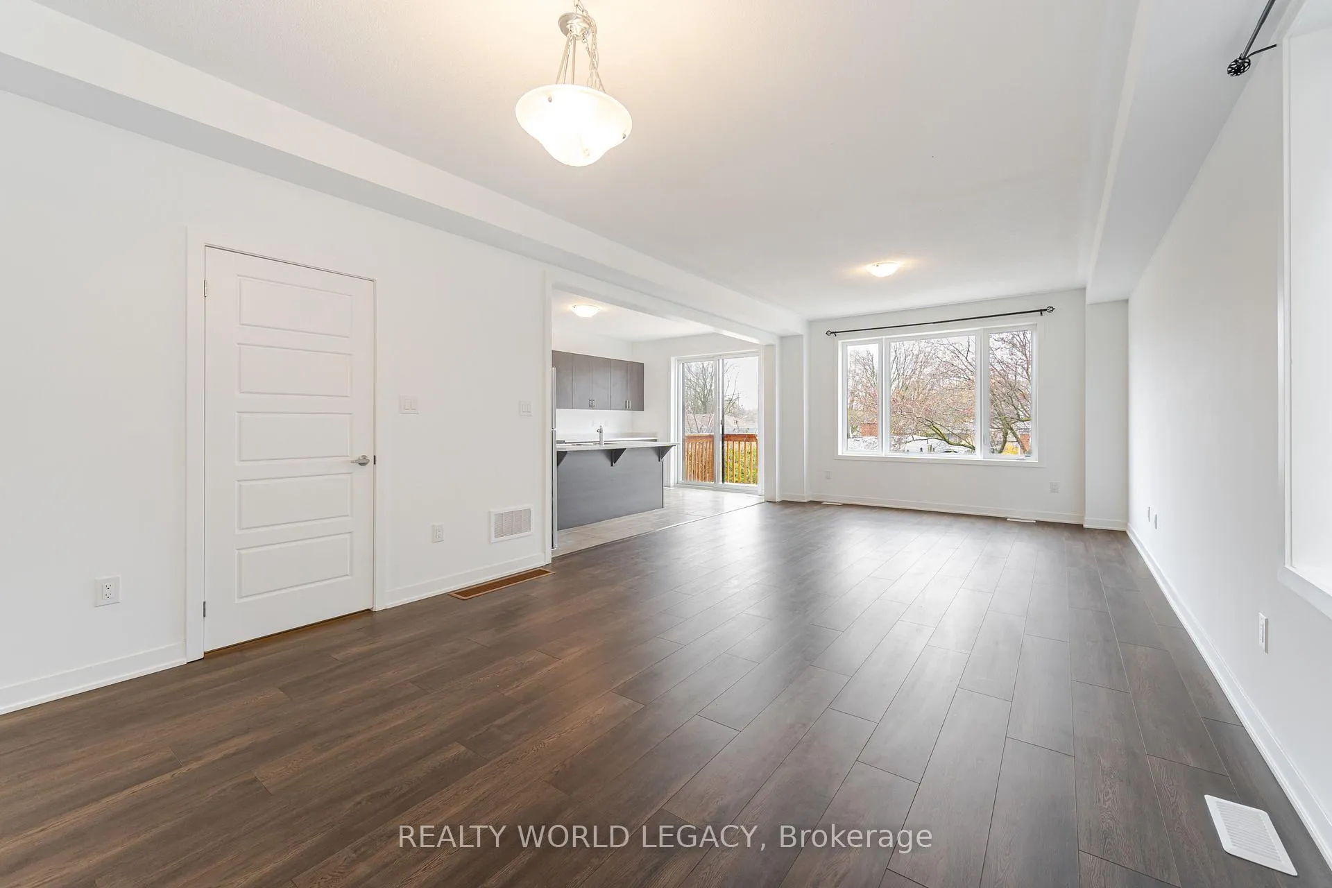 Photo 11 of 22 Frank Lloyd Wright Street, Whitby, Downtown Whitby — HOMEH