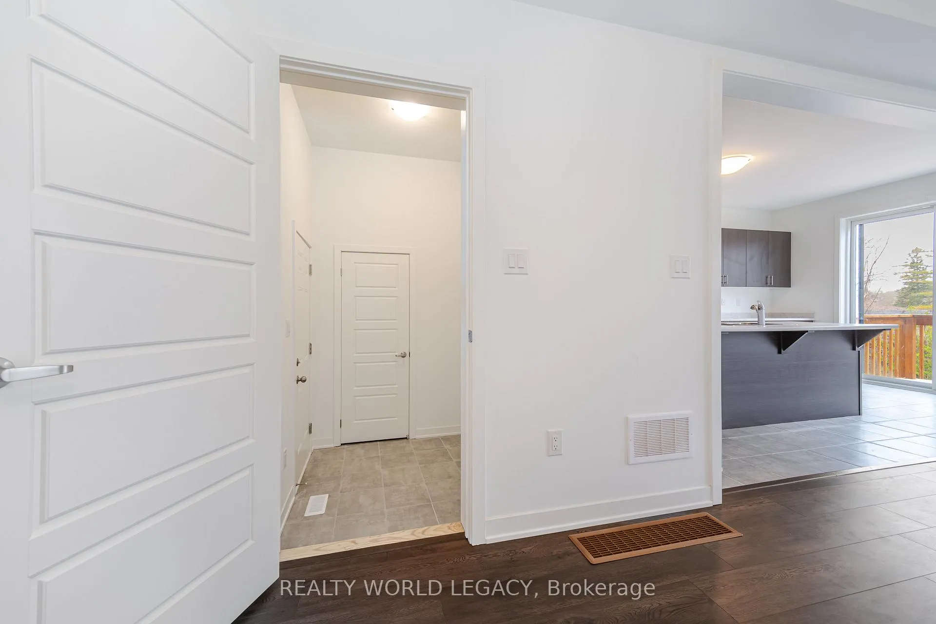 Photo 21 of 22 Frank Lloyd Wright Street, Whitby, Downtown Whitby — HOMEH
