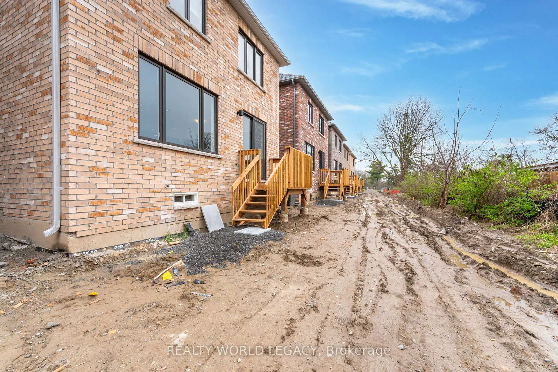 Photo 44 of 22 Frank Lloyd Wright Street, Whitby, Downtown Whitby — HOMEH