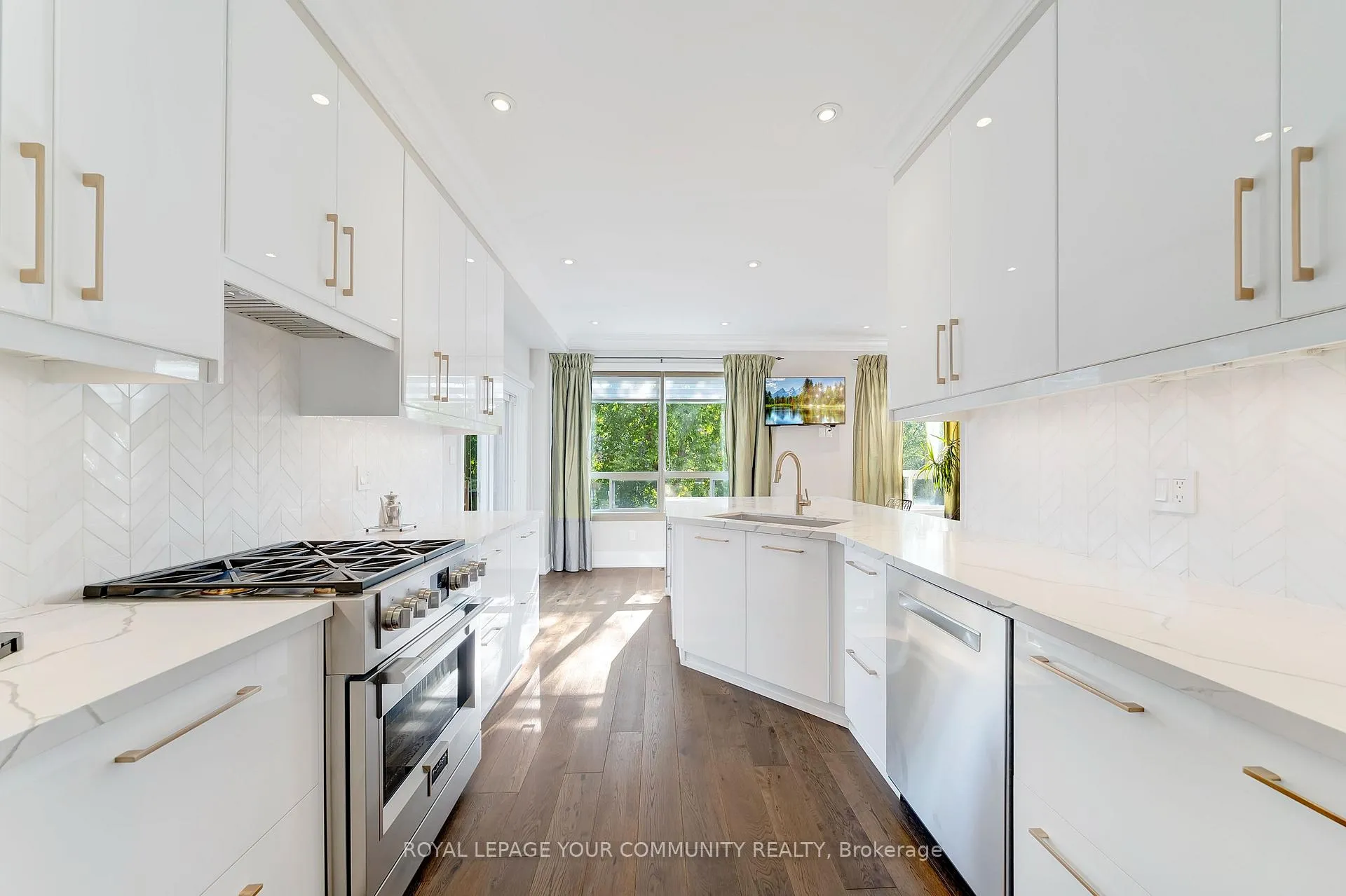 Photo 12 of 32 Wheatfield Drive, Vaughan, Vellore Village — HOMEH
