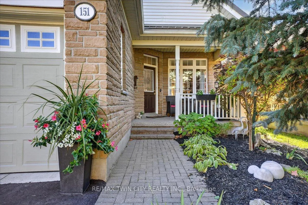 Photo 3 of 151 Reiber Court, Waterloo — HOMEH