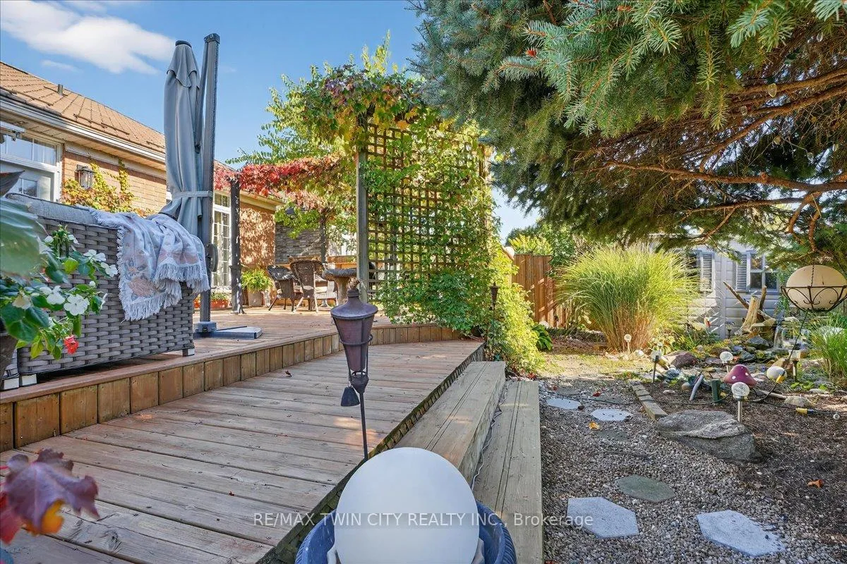 Photo 9 of 151 Reiber Court, Waterloo — HOMEH