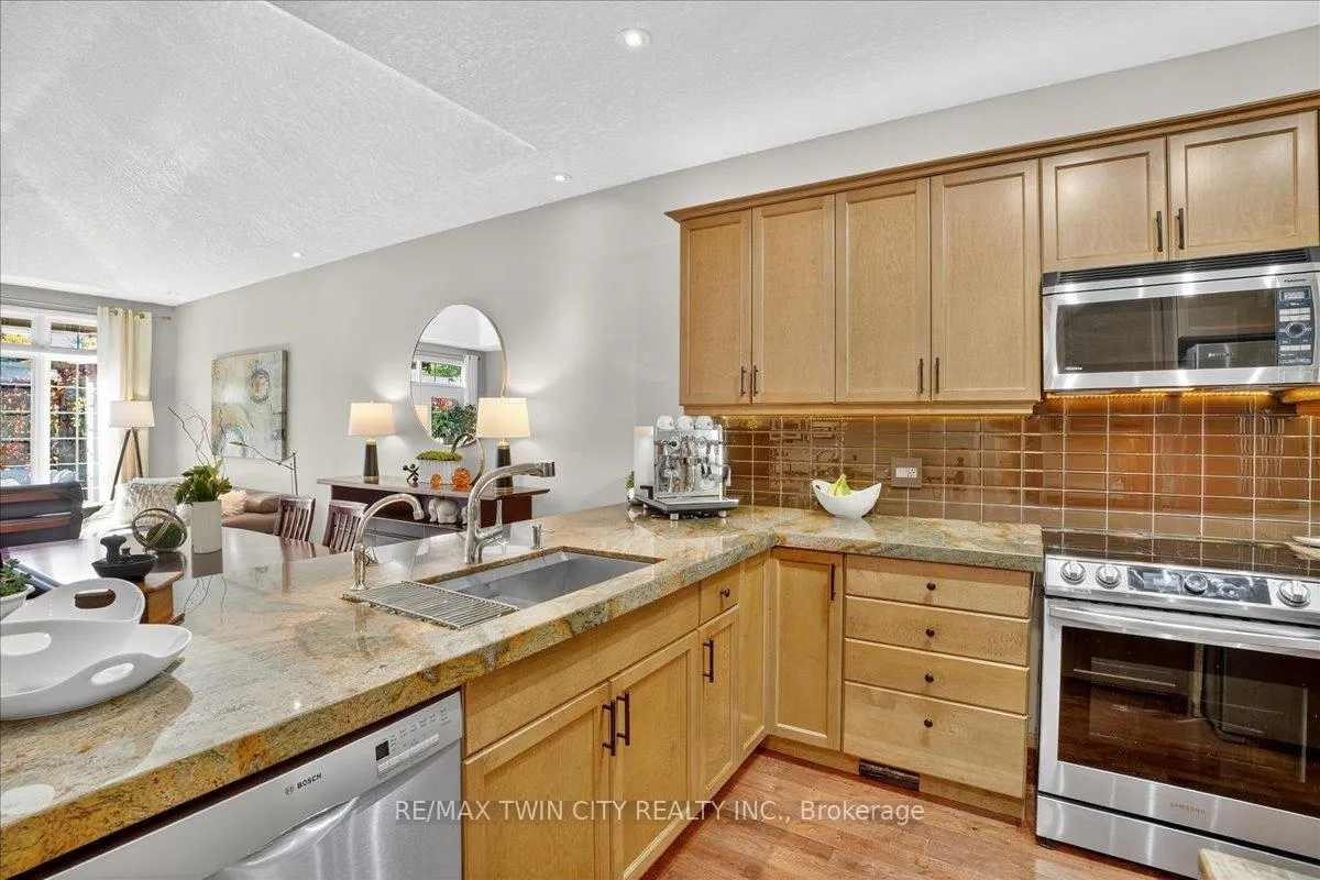 Photo 10 of 151 Reiber Court, Waterloo — HOMEH