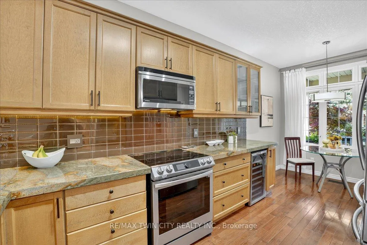 Photo 11 of 151 Reiber Court, Waterloo — HOMEH