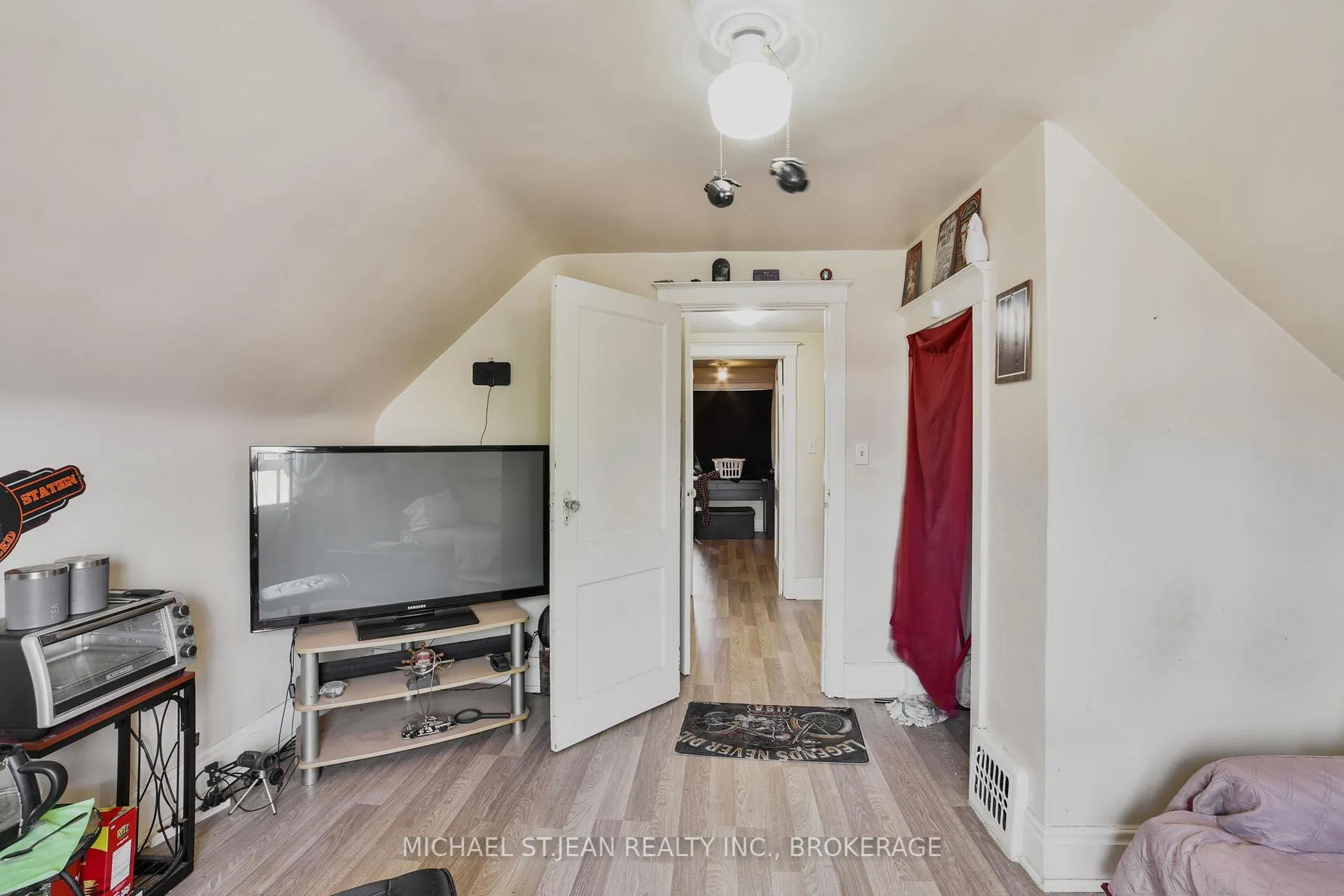 Photo 13 of 20 Gertrude Street, Hamilton, Crown Point — HOMEH