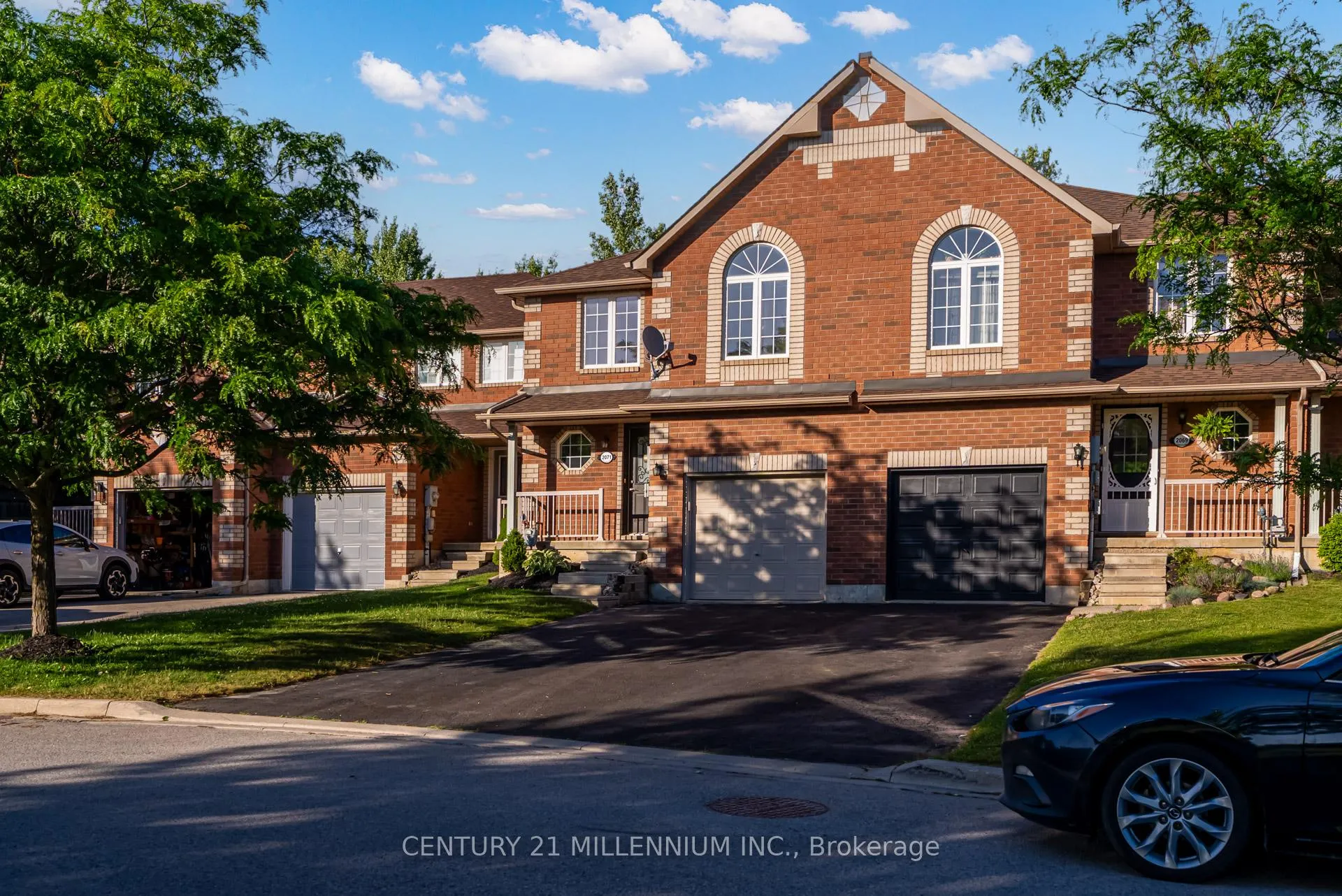 Photo 2 of 2071 Osbond Road, Innisfil, Alcona — HOMEH