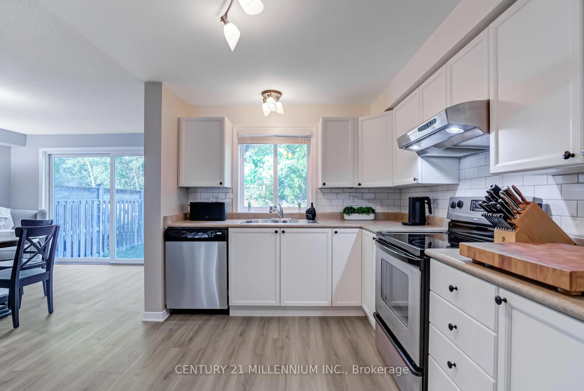 Photo 10 of 2071 Osbond Road, Innisfil, Alcona — HOMEH