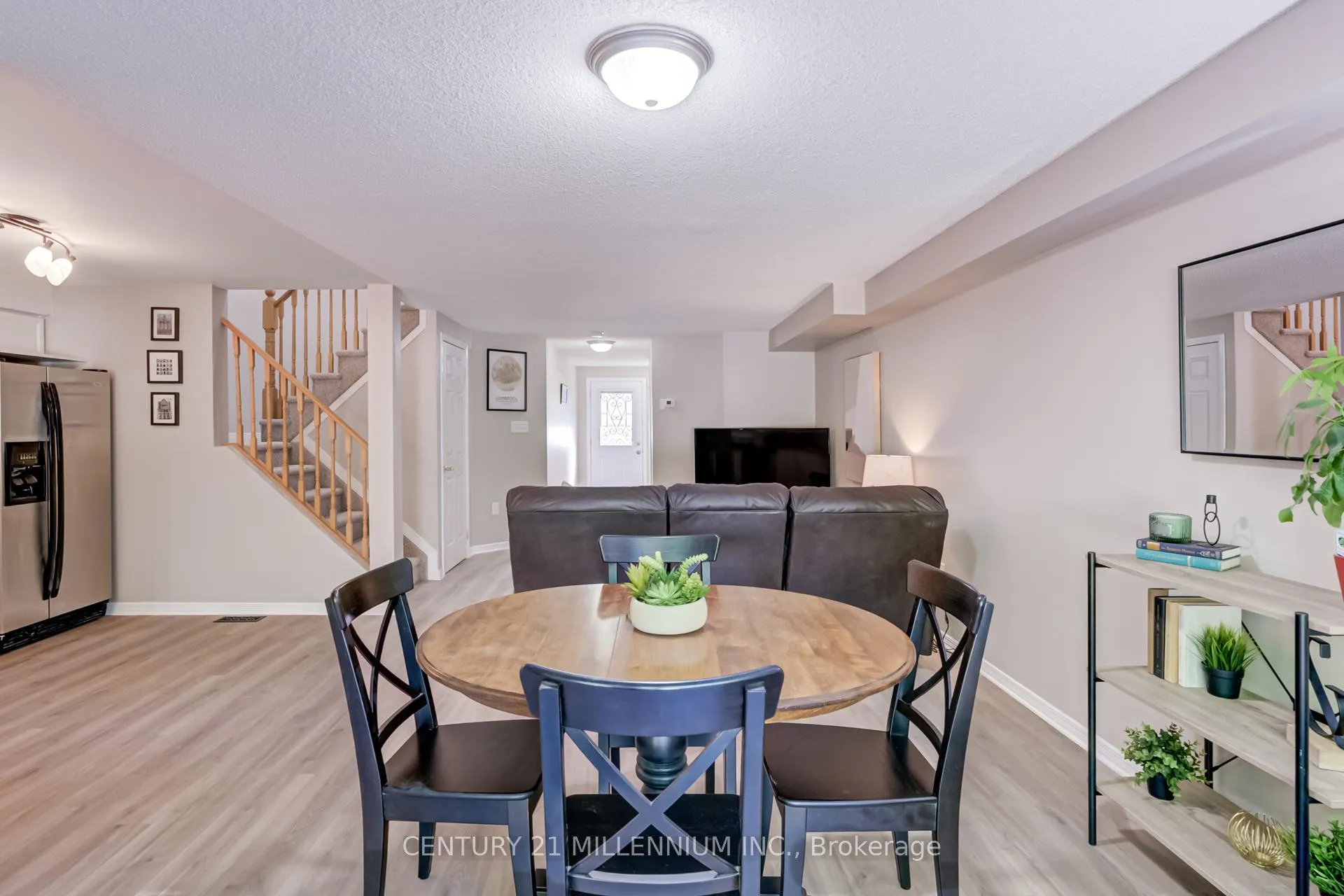 Photo 15 of 2071 Osbond Road, Innisfil, Alcona — HOMEH
