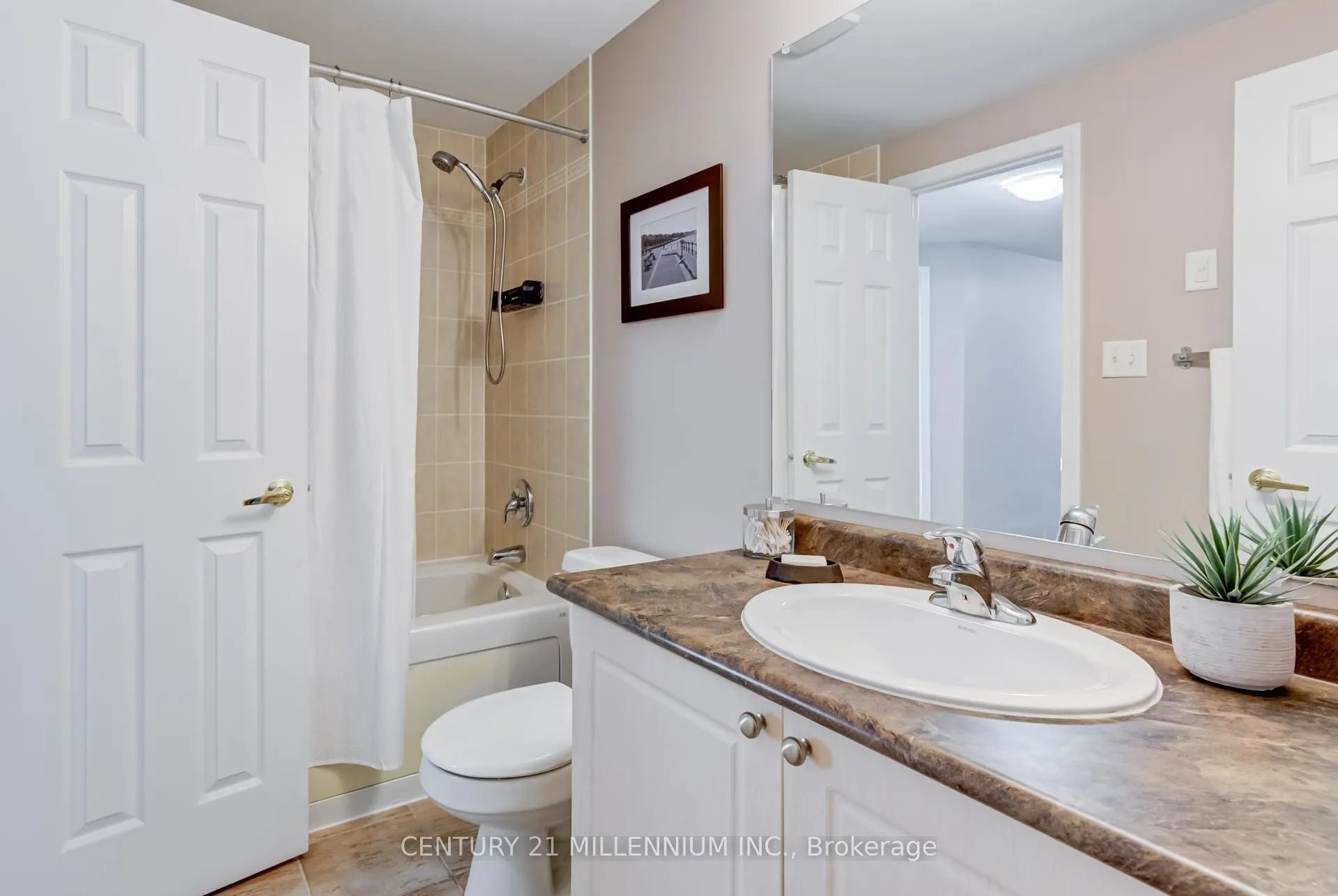 Photo 21 of 2071 Osbond Road, Innisfil, Alcona — HOMEH