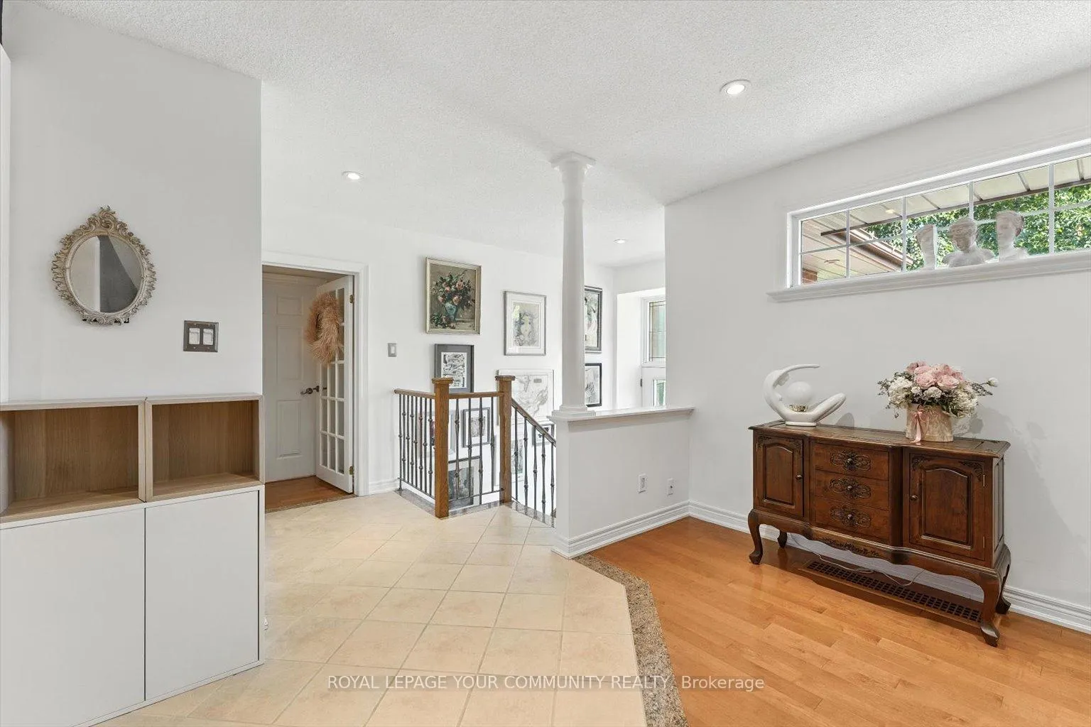 Photo 12 of 19 Weller Crescent, Vaughan, Maple — HOMEH