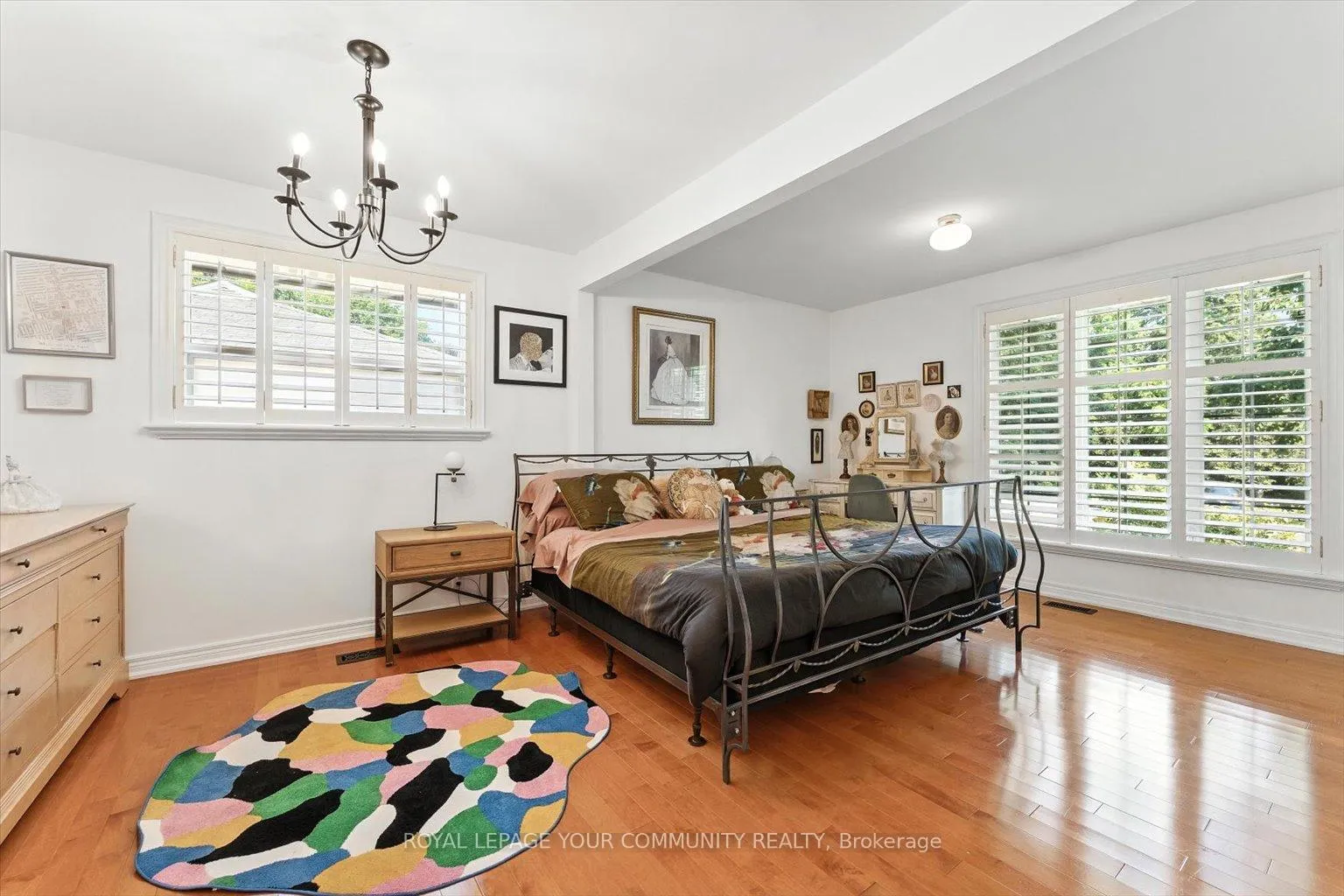 Photo 20 of 19 Weller Crescent, Vaughan, Maple — HOMEH