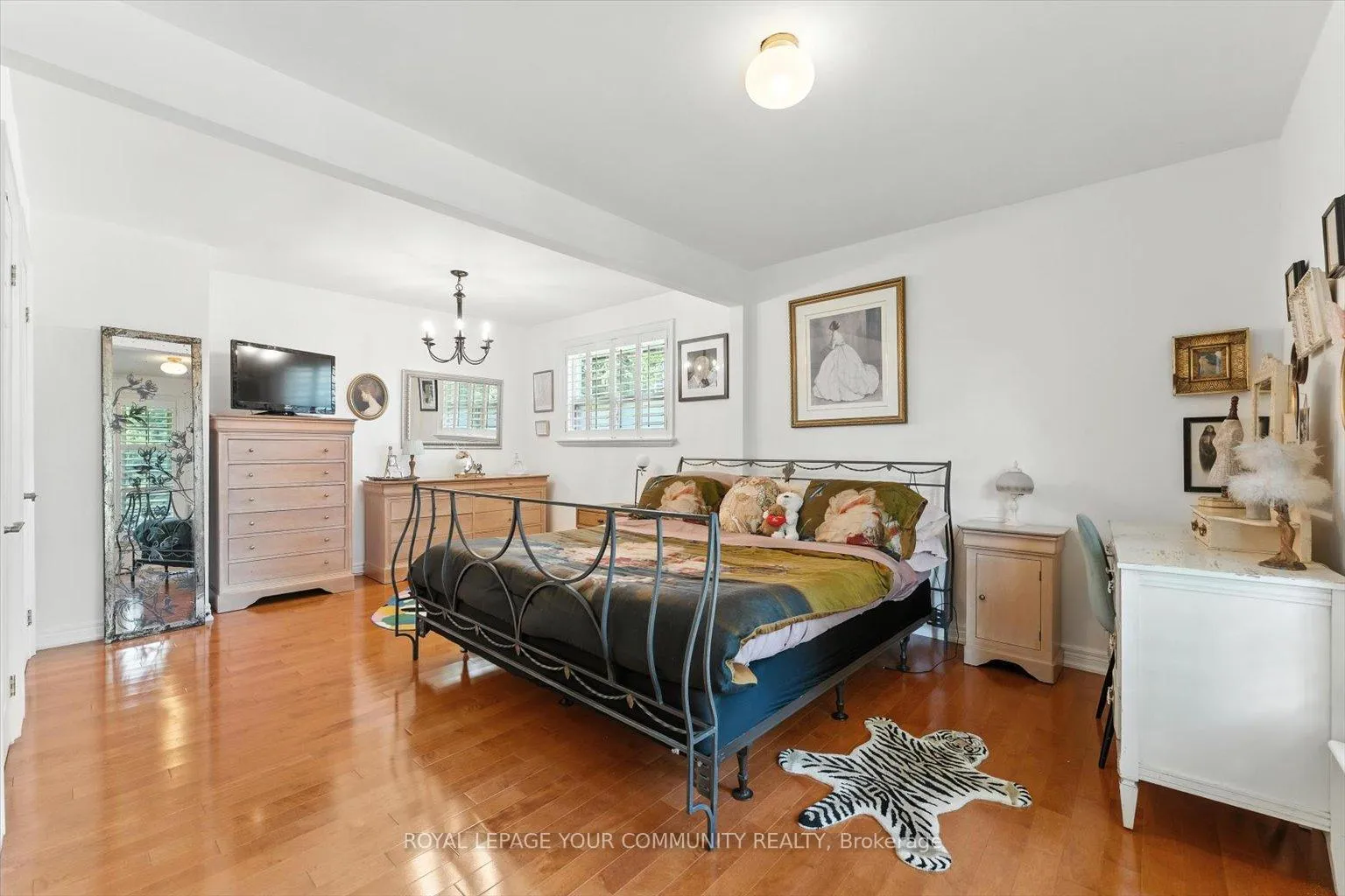 Photo 21 of 19 Weller Crescent, Vaughan, Maple — HOMEH