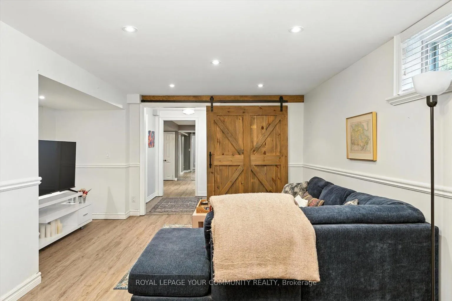 Photo 32 of 19 Weller Crescent, Vaughan, Maple — HOMEH