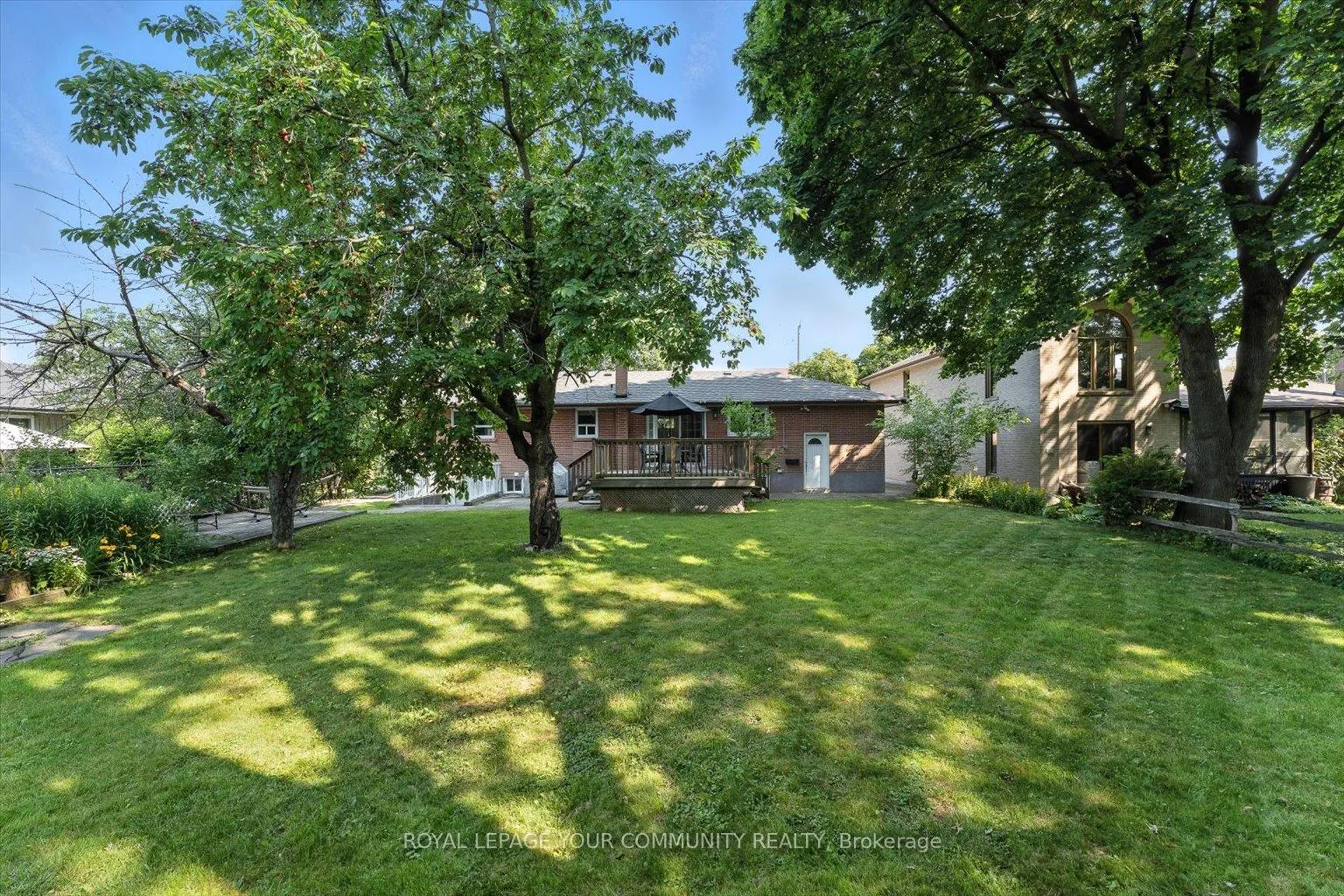 Photo 46 of 19 Weller Crescent, Vaughan, Maple — HOMEH