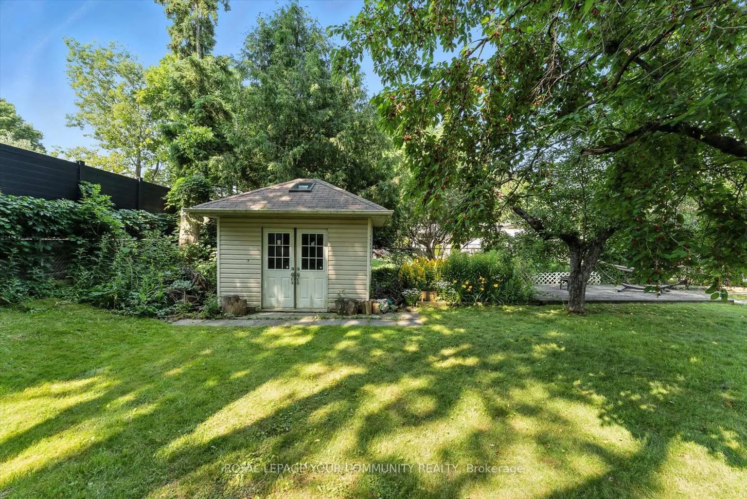 Photo 48 of 19 Weller Crescent, Vaughan, Maple — HOMEH