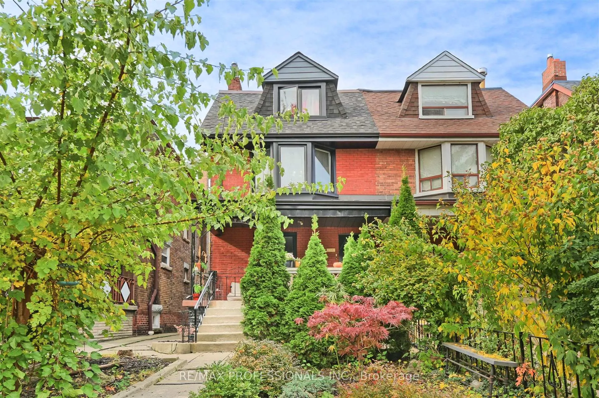 Photo 1 of 166 Grace Street, Toronto, Palmerston-Little Italy — HOMEH