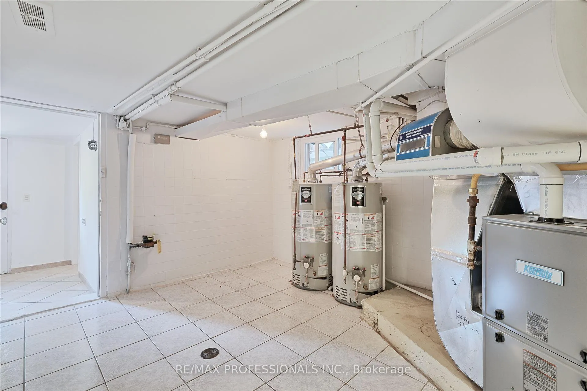 Photo 37 of 166 Grace Street, Toronto, Palmerston-Little Italy — HOMEH