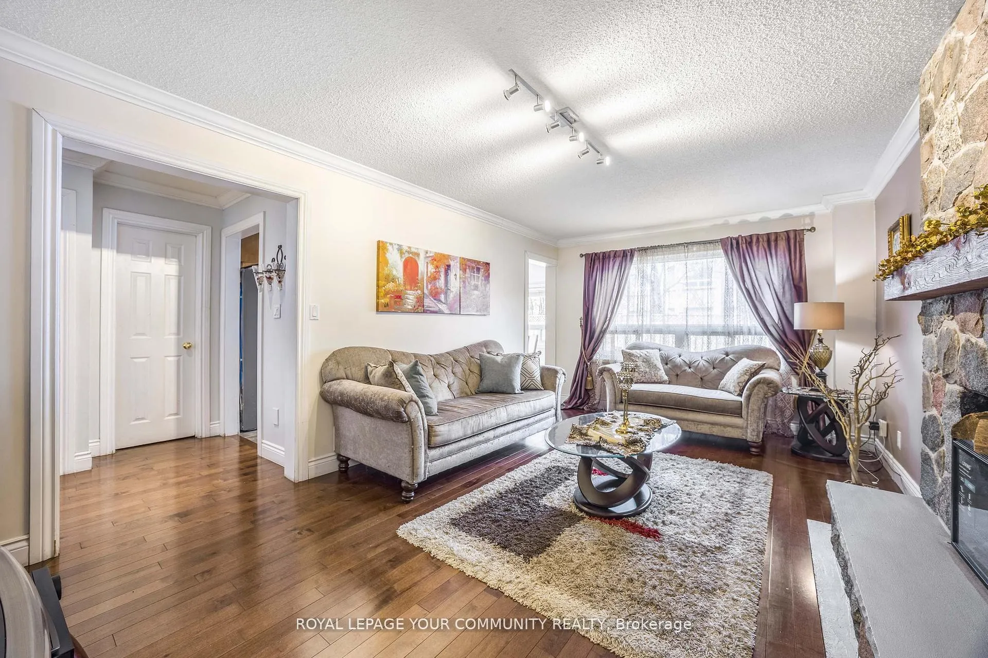 Photo 6 of 261 Hoover Drive W, Pickering, Rougemount — HOMEH