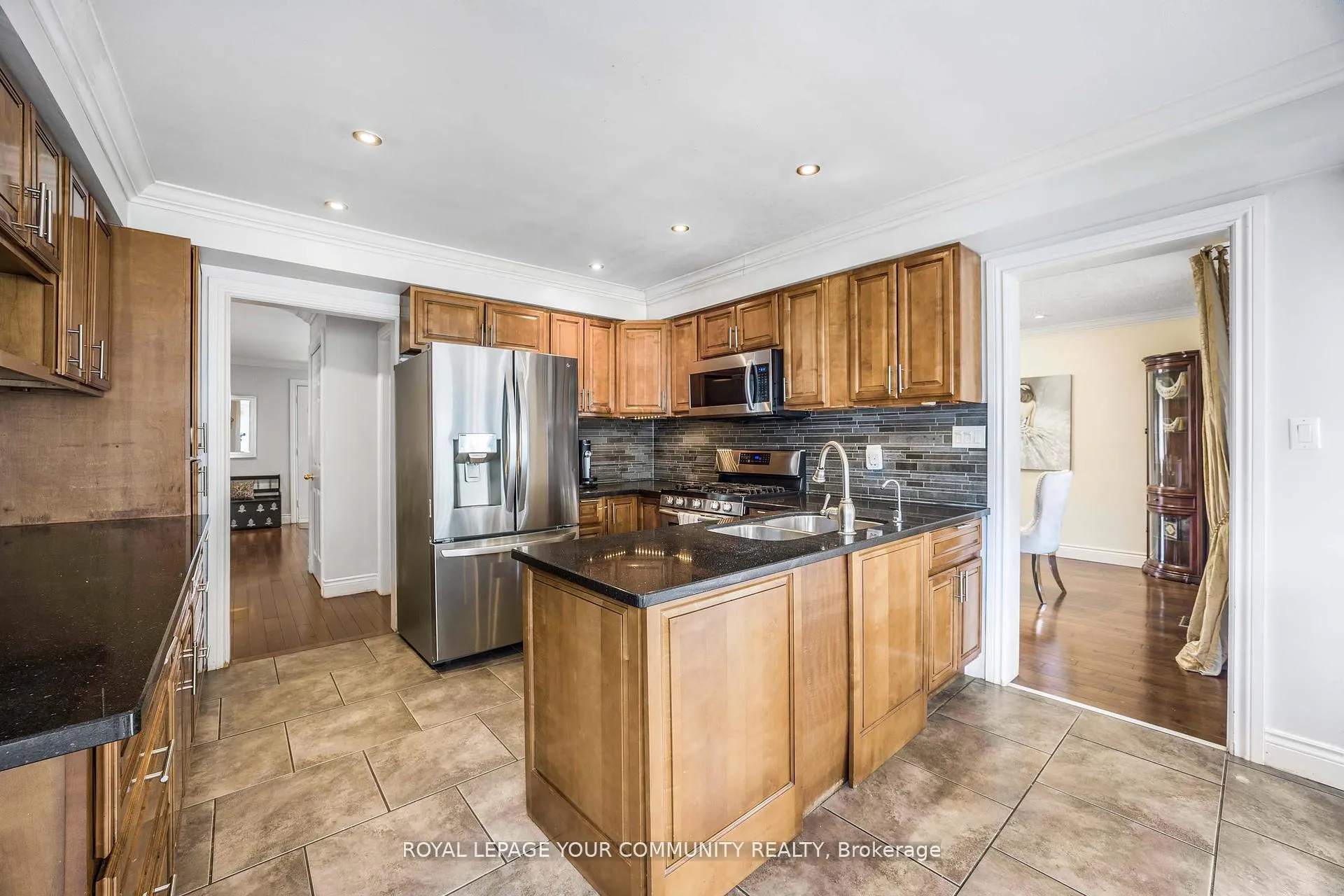 Photo 10 of 261 Hoover Drive W, Pickering, Rougemount — HOMEH